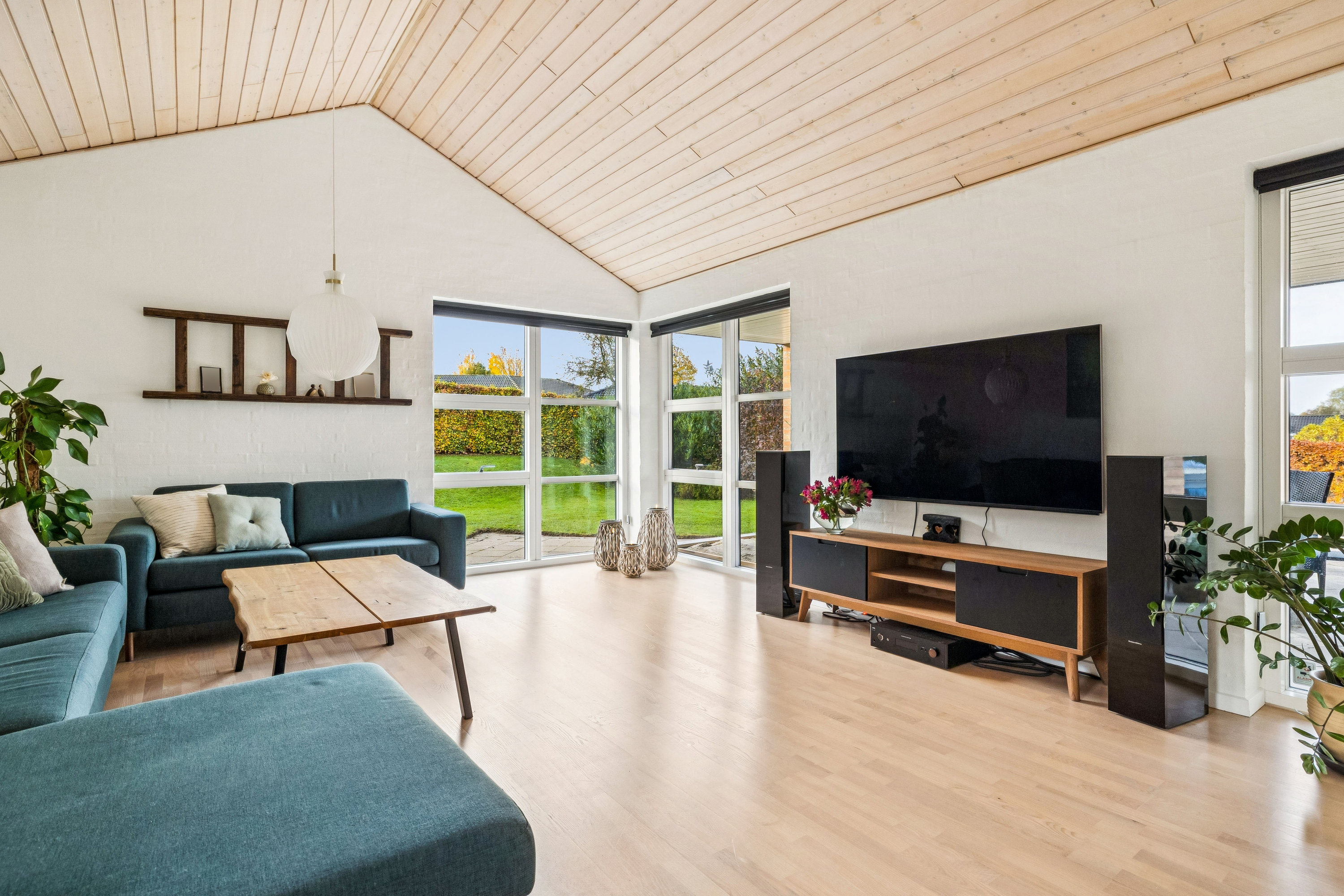 Fremhævet stue billede i fuldskærmstilstand. Billede af Skovkildeparken 73, Virring, 8660 Skanderborg