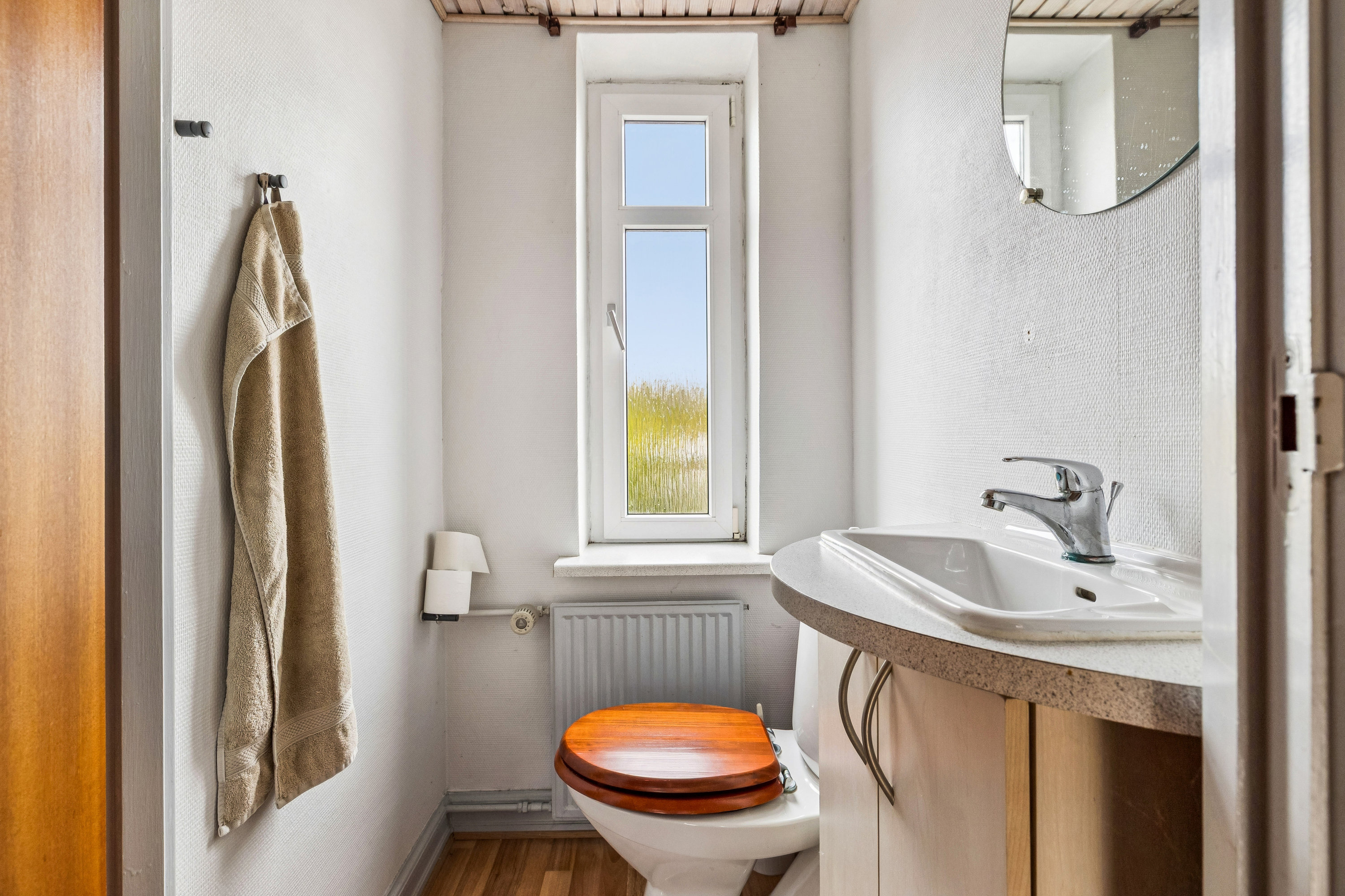 Fremhævet toilet billede i fuldskærmstilstand. Billede af Århusvej 57, Stilling, 8660 Skanderborg