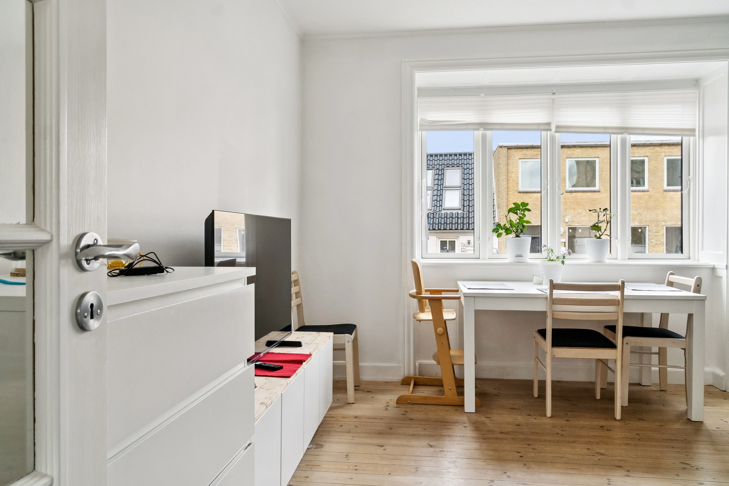 Miniaturebillede 1: . Billede af Karensgade 10, st.. tv., 2500 Valby