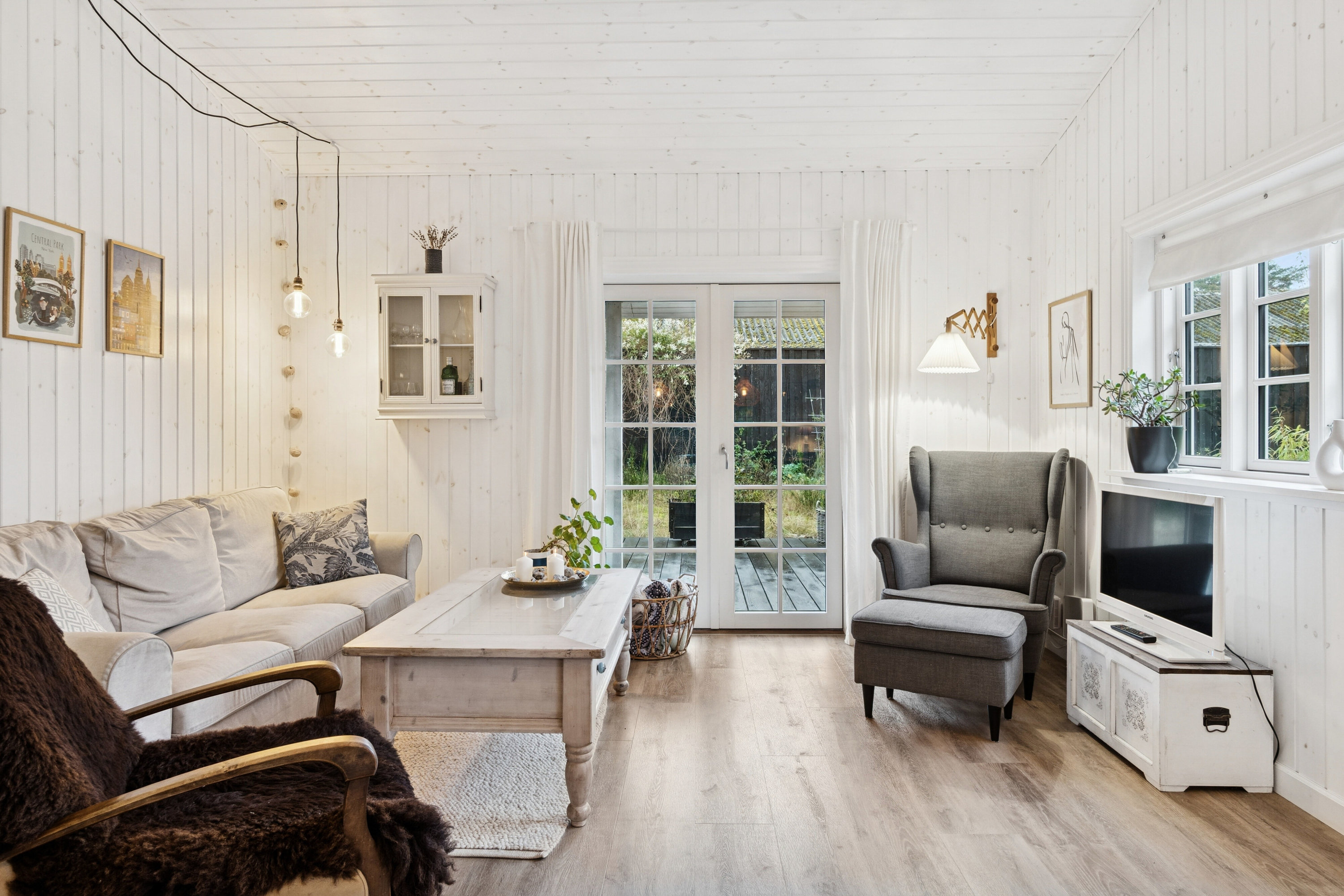 Fremhævet stue billede i fuldskærmstilstand. Billede af Vagtelvej 2, Ellinge Lyng, 4560 Vig