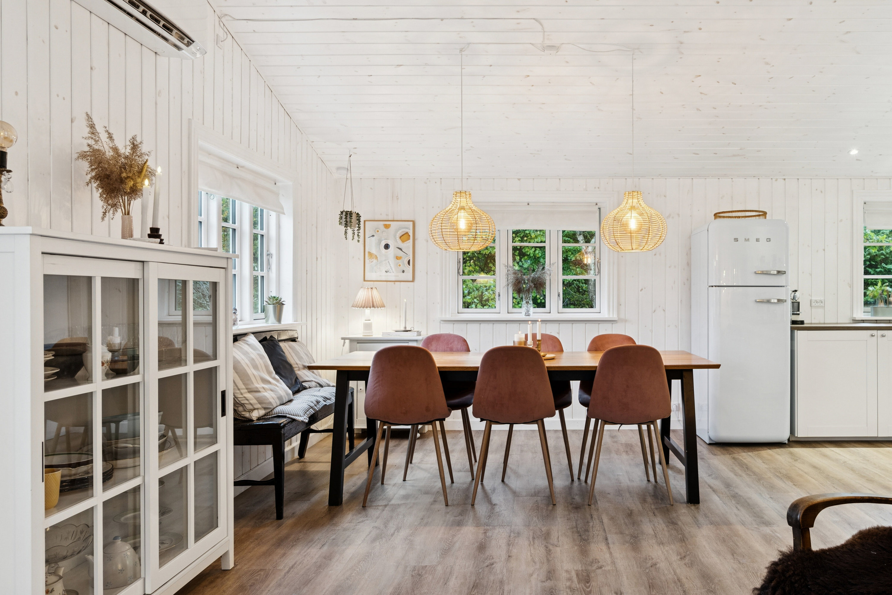 Fremhævet stue billede i fuldskærmstilstand. Billede af Vagtelvej 2, Ellinge Lyng, 4560 Vig