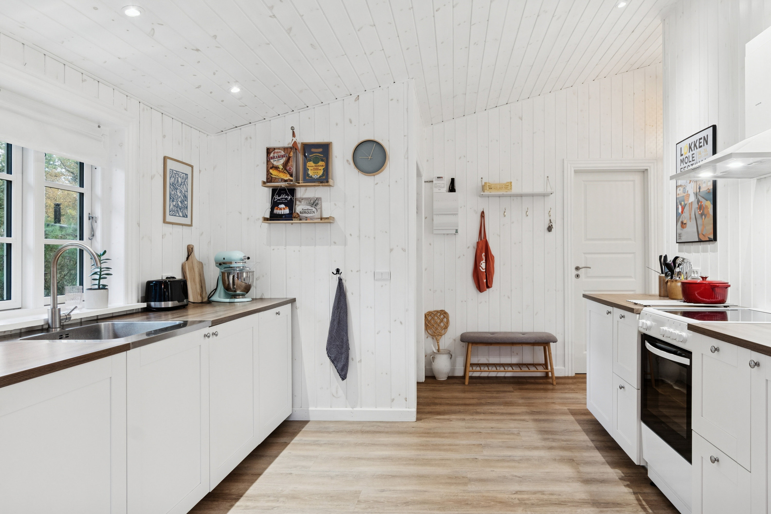 Fremhævet køkken billede i fuldskærmstilstand. Billede af Vagtelvej 2, Ellinge Lyng, 4560 Vig