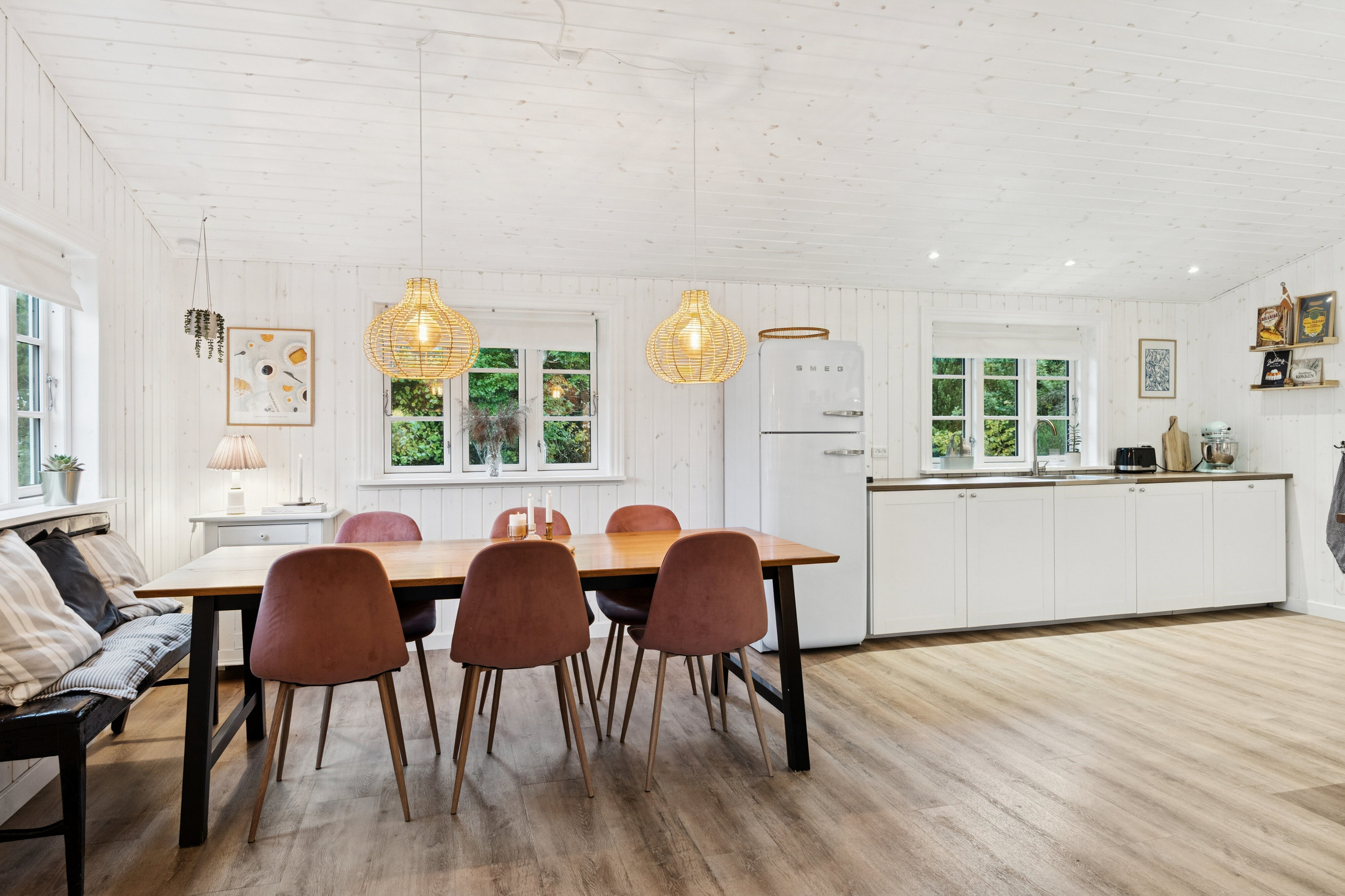 Fremhævet stue billede i fuldskærmstilstand. Billede af Vagtelvej 2, Ellinge Lyng, 4560 Vig