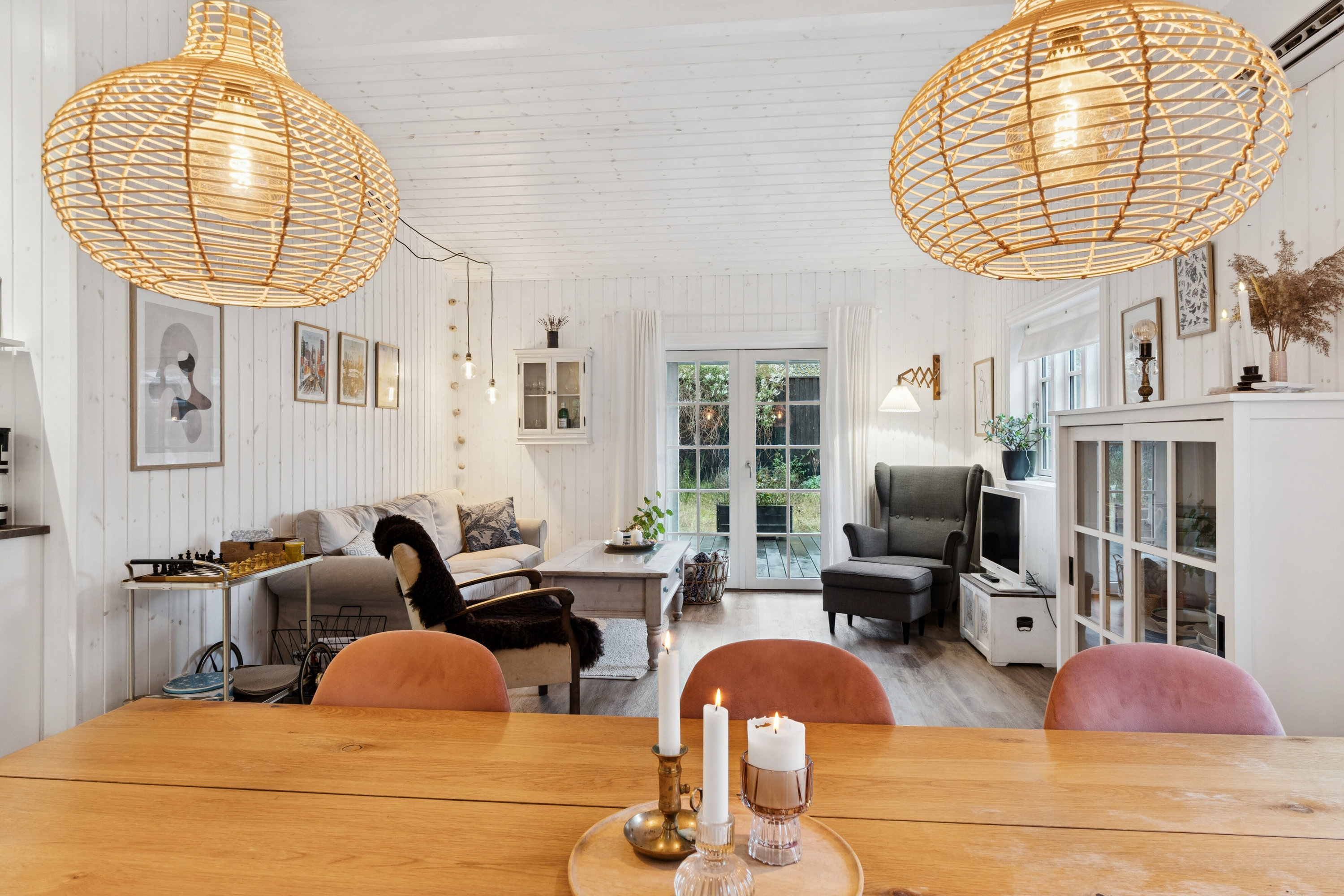 Fremhævet stue billede i fuldskærmstilstand. Billede af Vagtelvej 2, Ellinge Lyng, 4560 Vig