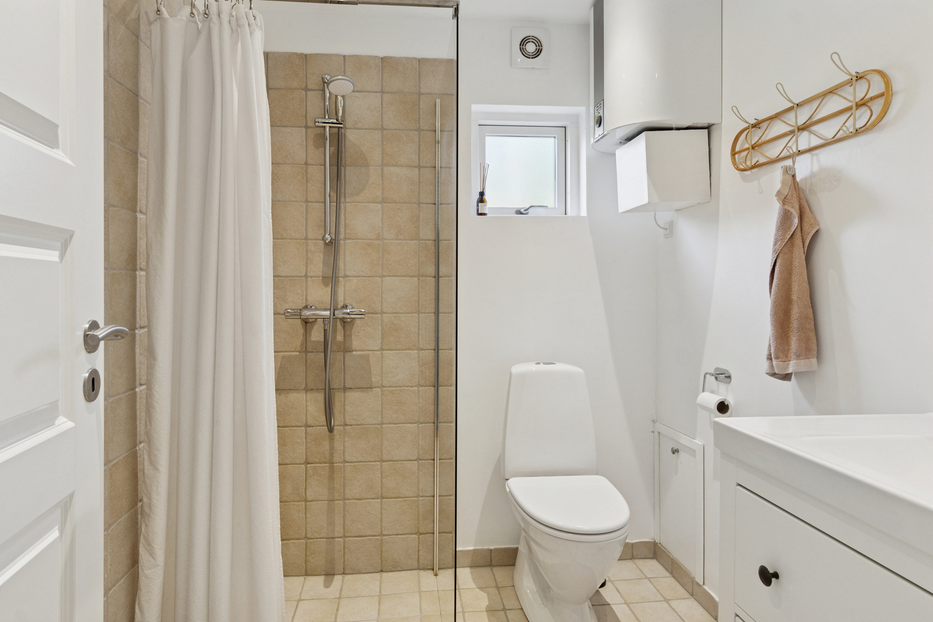 Fremhævet badeværelse billede i fuldskærmstilstand. Billede af Vagtelvej 2, Ellinge Lyng, 4560 Vig