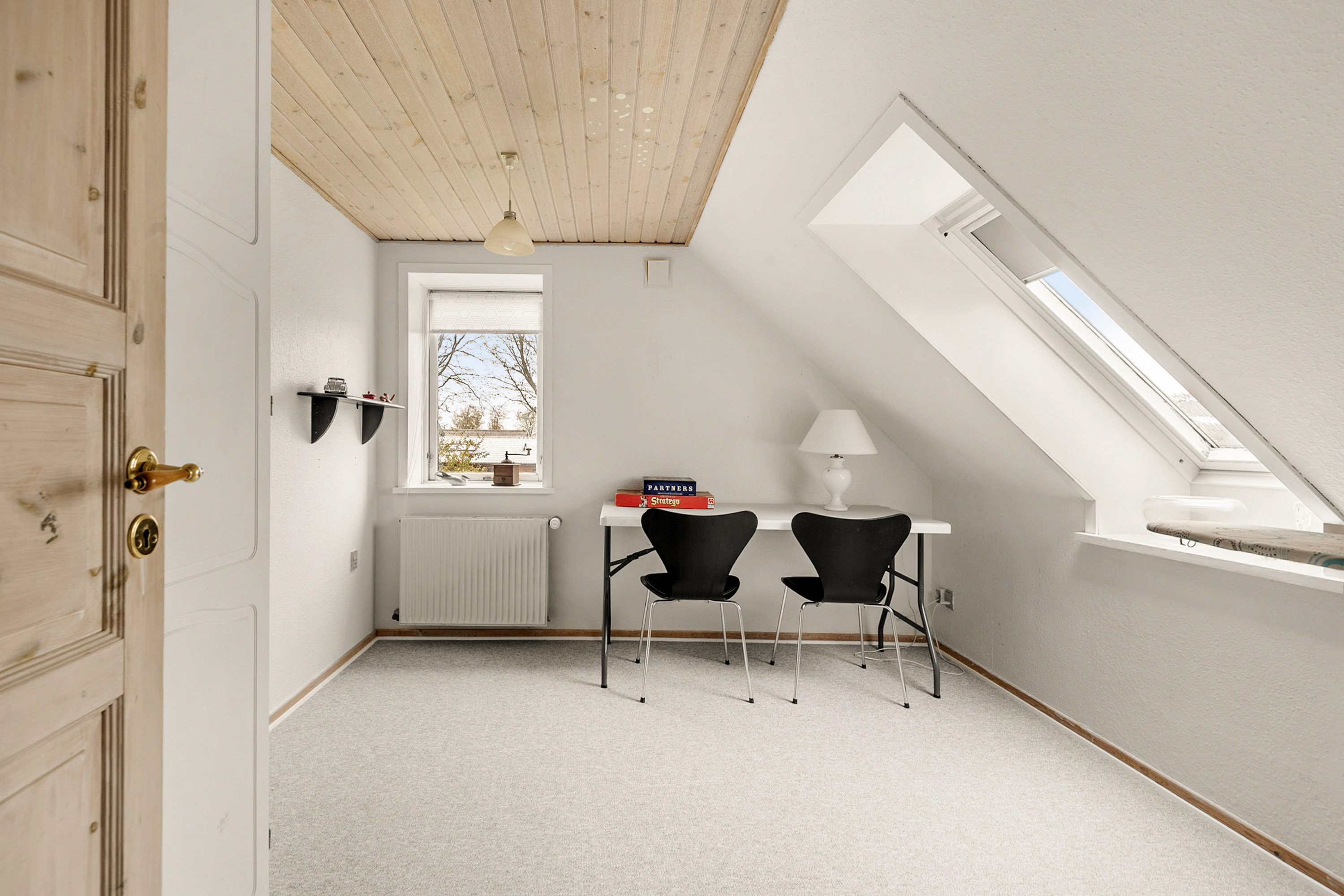 Fremhævet kontor billede i fuldskærmstilstand. Billede af Gunderupvej 10, Horne, 6800 Varde