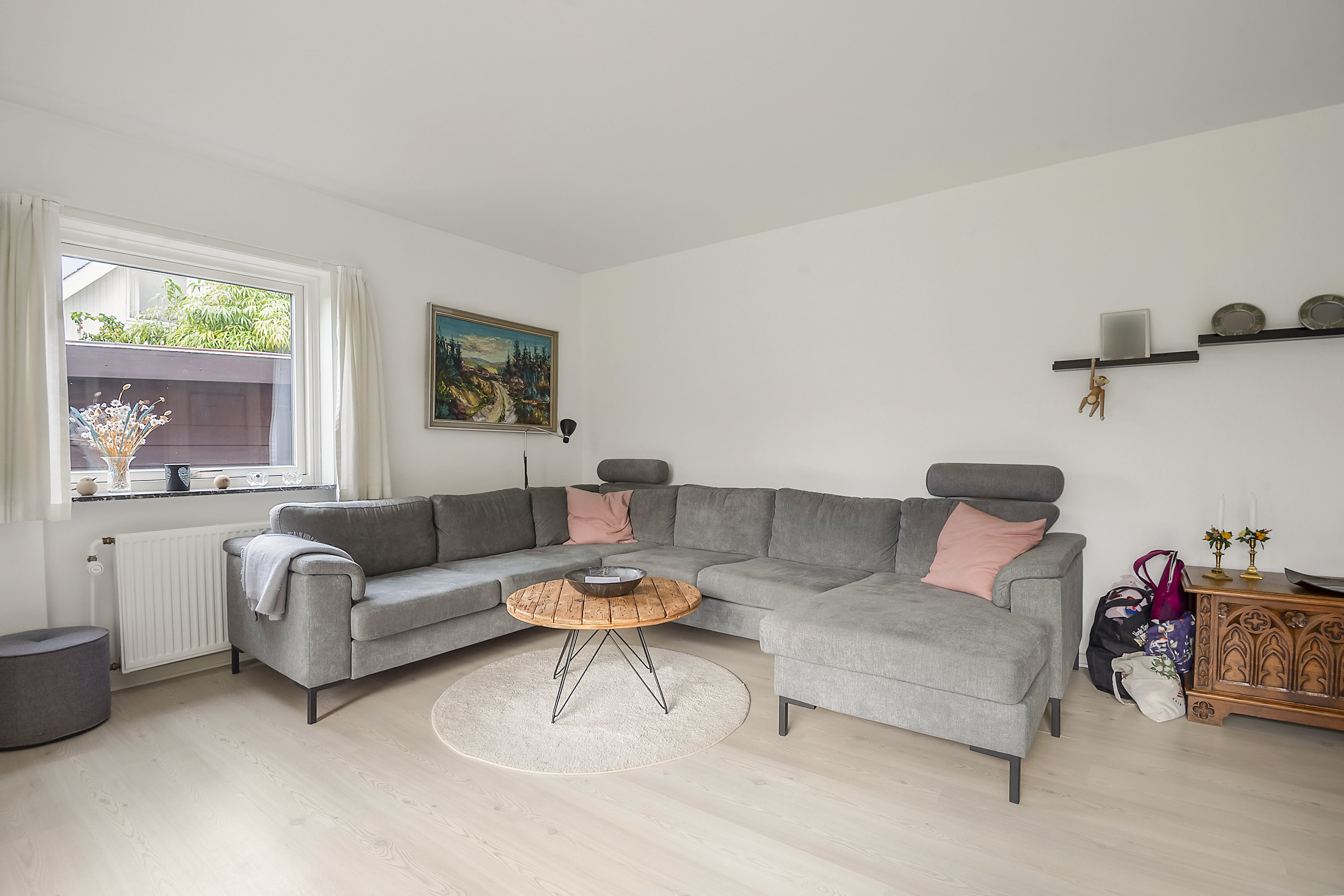 Fremhævet stue billede i fuldskærmstilstand. Billede af Enghavevej 12, 6800 Varde