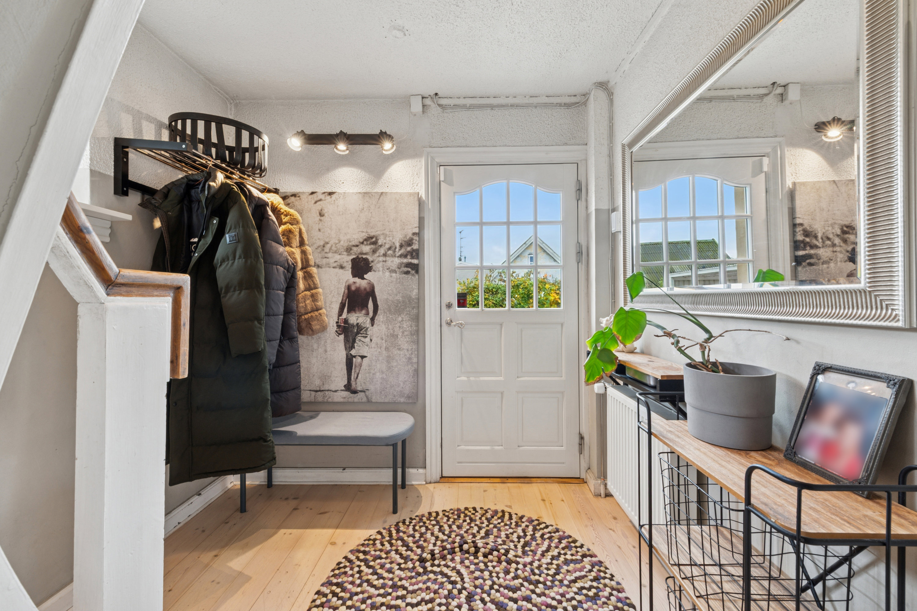 Fremhævet gang billede i fuldskærmstilstand. Billede af Karlslunde Landevej 17, 2690 Karlslunde