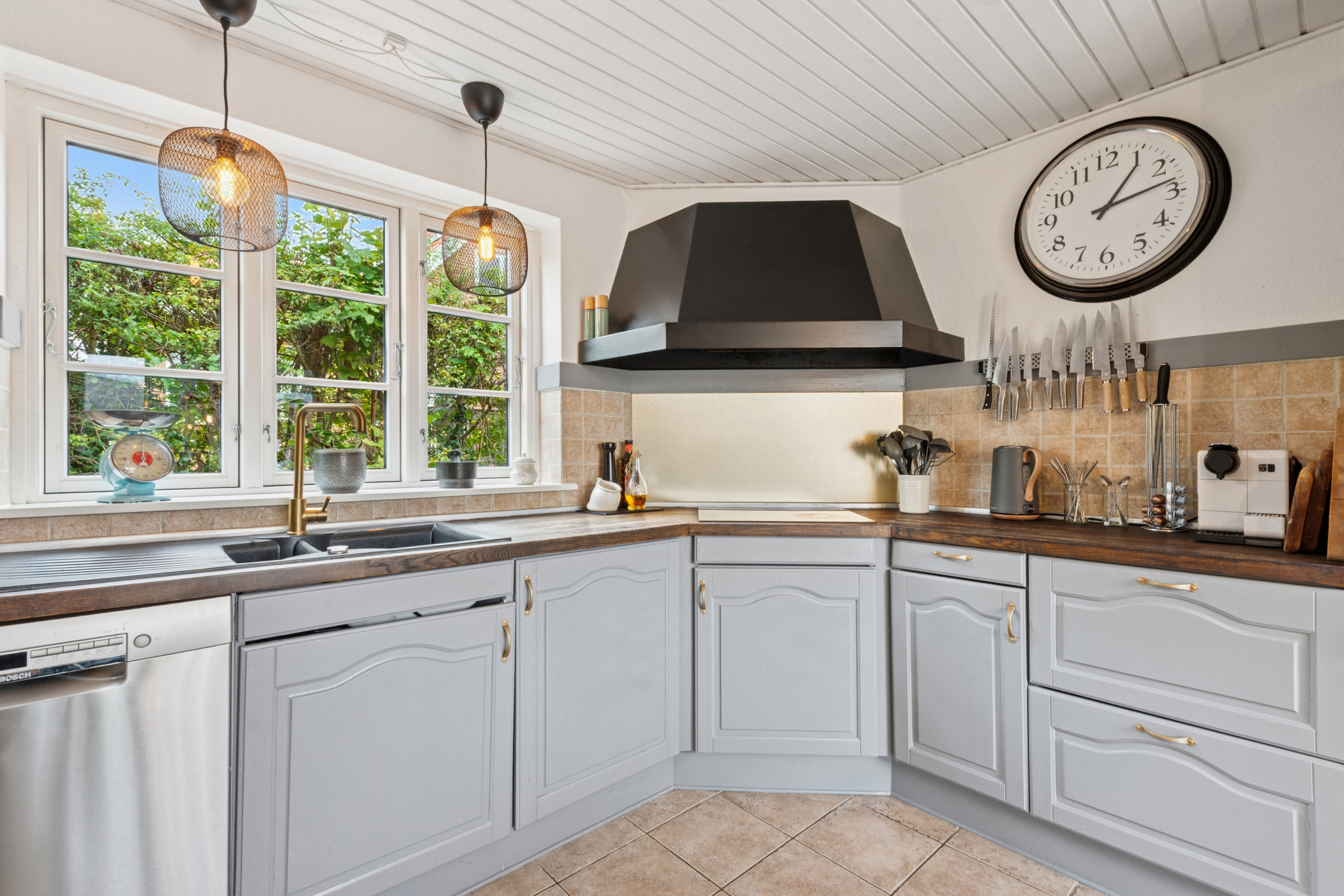 Fremhævet køkken billede i fuldskærmstilstand. Billede af Karlslunde Landevej 17, 2690 Karlslunde