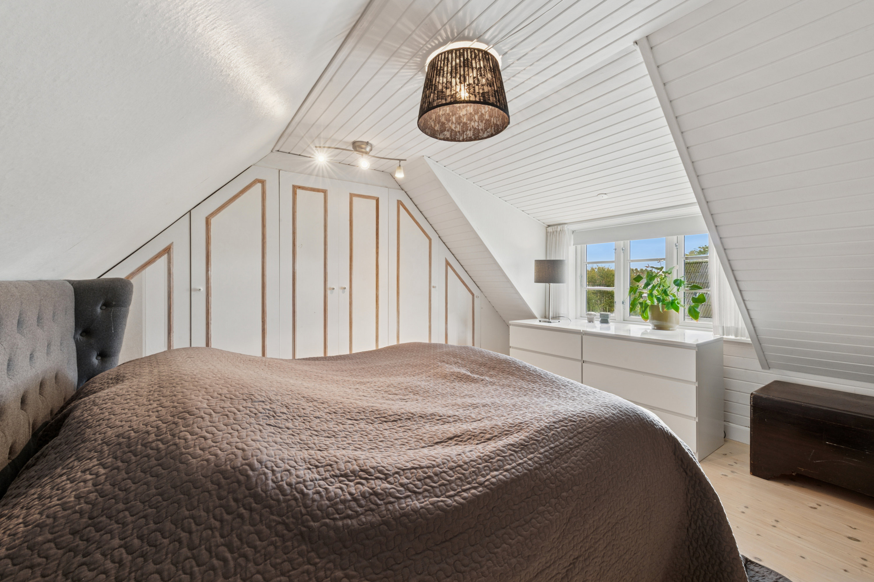 Fremhævet værelse billede i fuldskærmstilstand. Billede af Karlslunde Landevej 17, 2690 Karlslunde