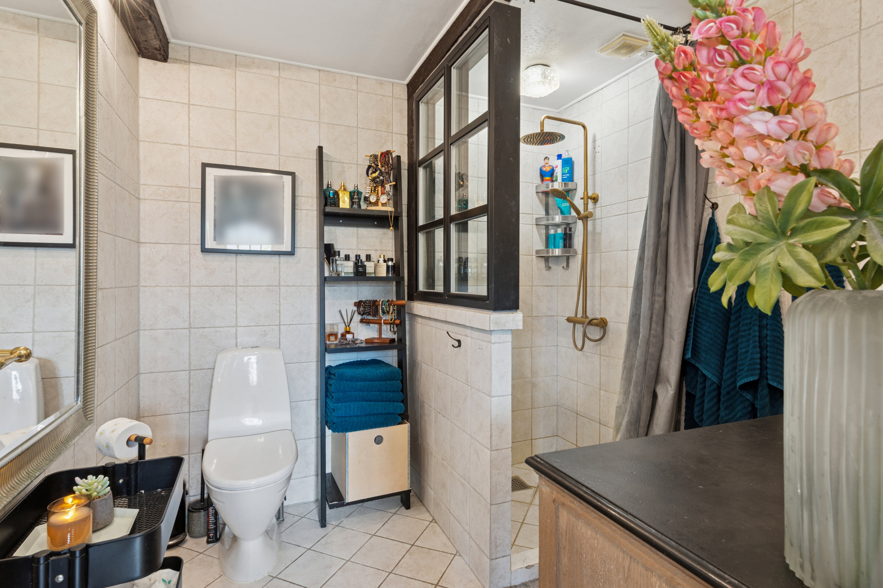 Fremhævet badeværelse billede i fuldskærmstilstand. Billede af Karlslunde Landevej 17, 2690 Karlslunde