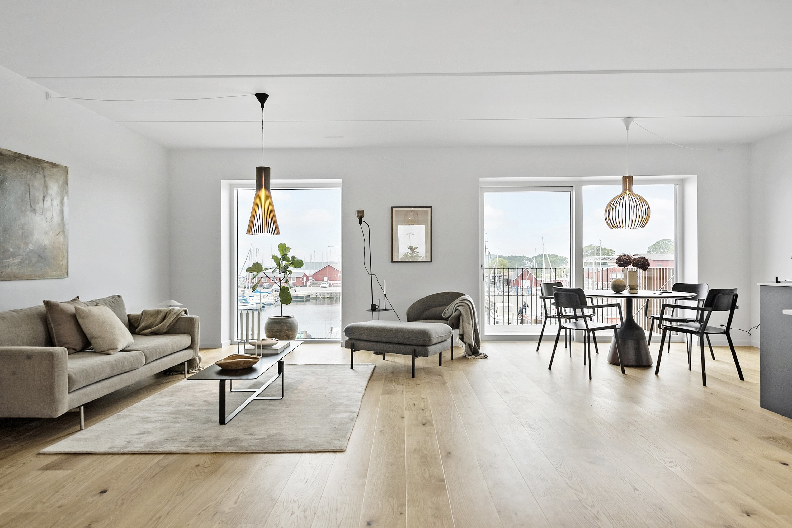 Fremhævet  billede i fuldskærmstilstand. Billede af Færgebyen 38, 1. 3., Hou, 8300 Odder