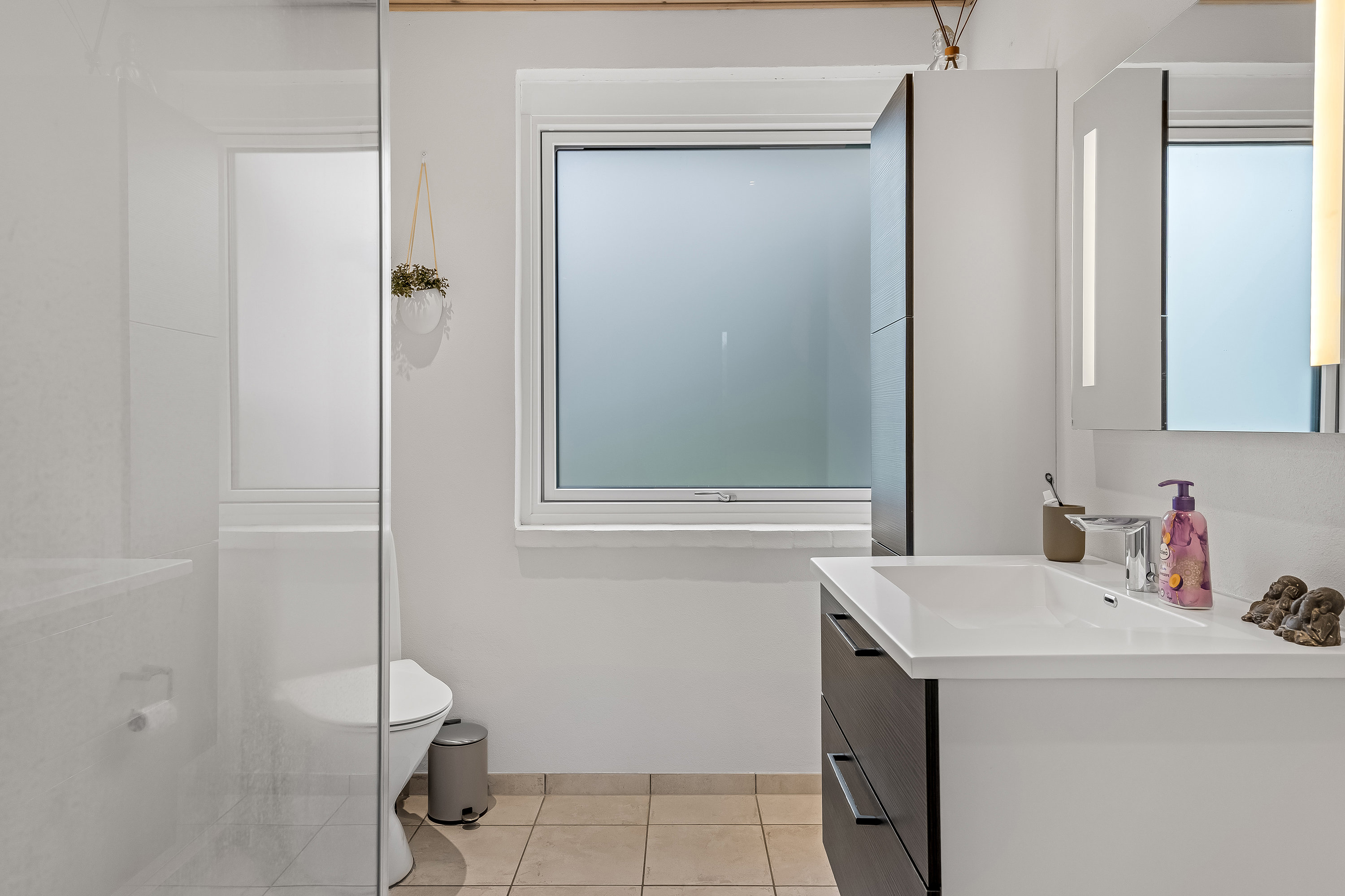 Fremhævet badeværelse billede i fuldskærmstilstand. Billede af Søndervej 3, Abild, 6270 Tønder