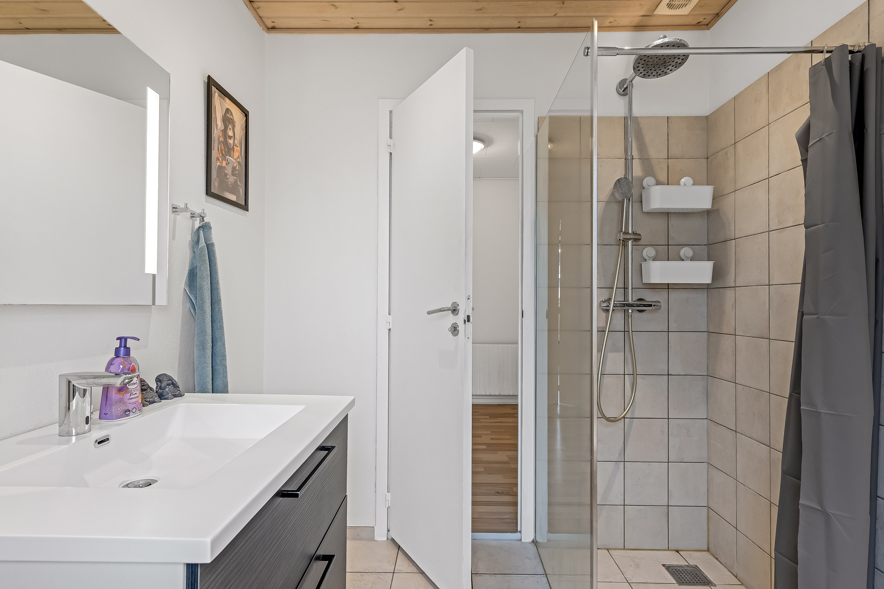 Fremhævet badeværelse billede i fuldskærmstilstand. Billede af Søndervej 3, Abild, 6270 Tønder