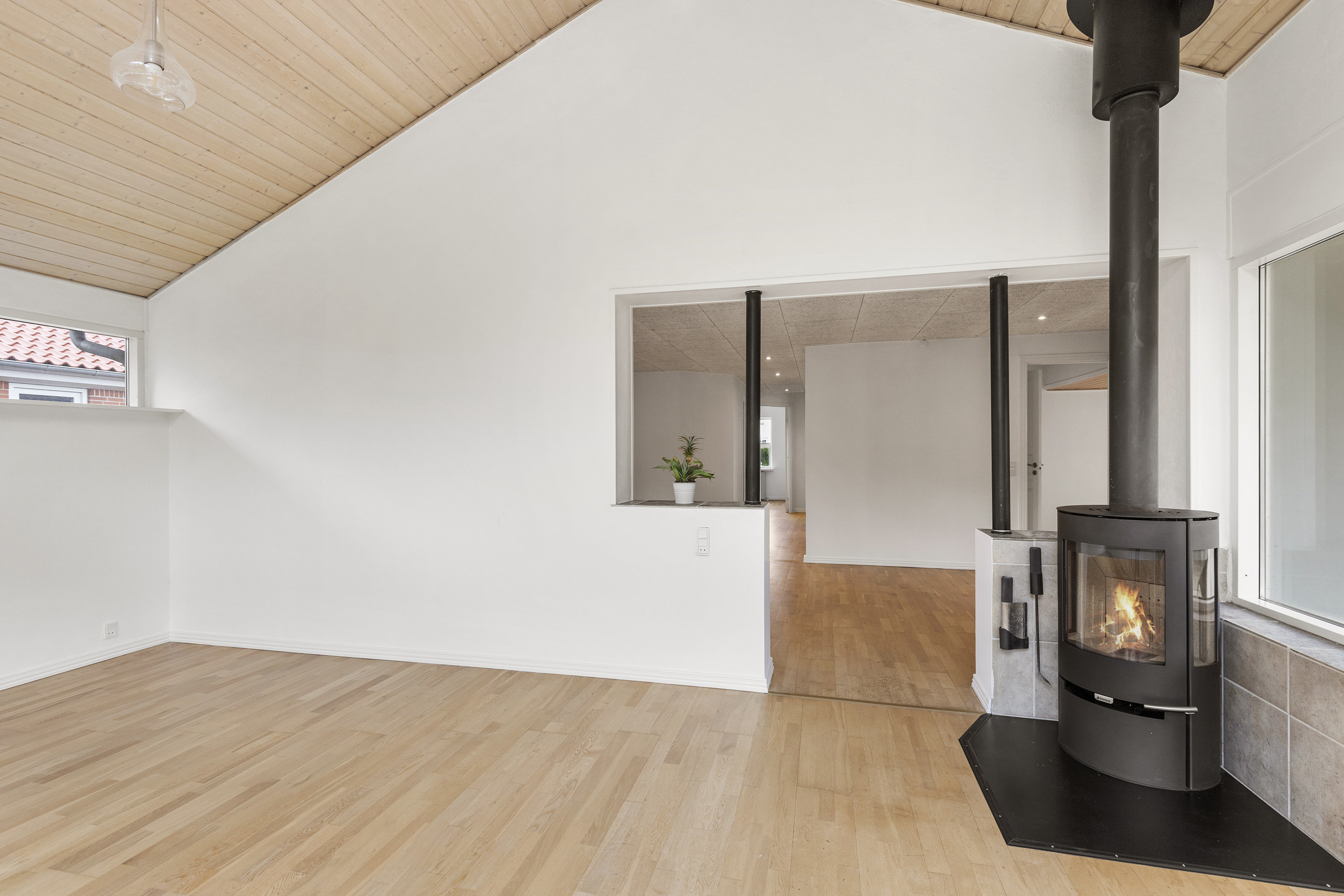 Fremhævet stue billede i fuldskærmstilstand. Billede af Vintervænget 8, 9700 Brønderslev