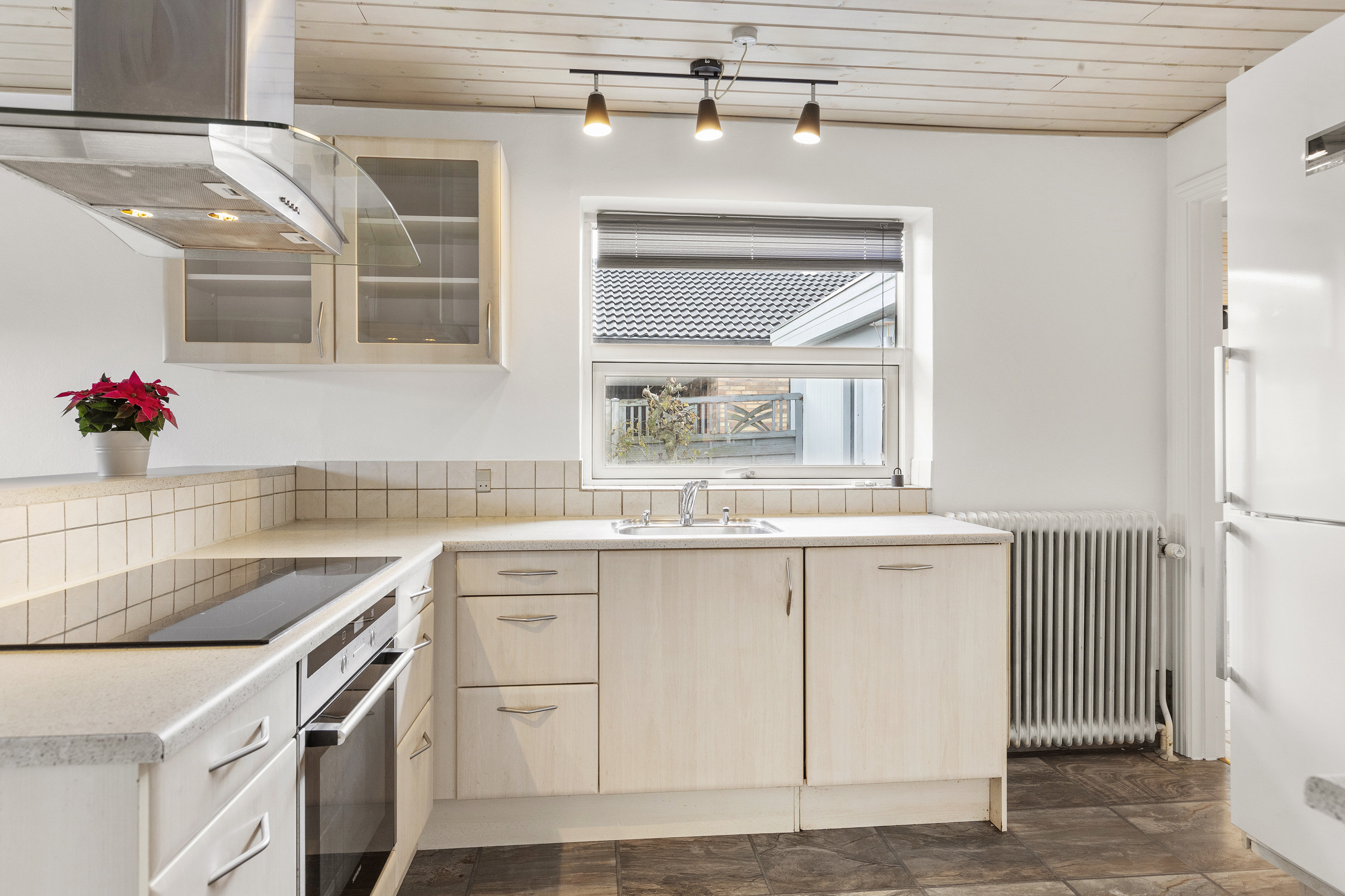 Fremhævet køkken billede i fuldskærmstilstand. Billede af Vintervænget 8, 9700 Brønderslev