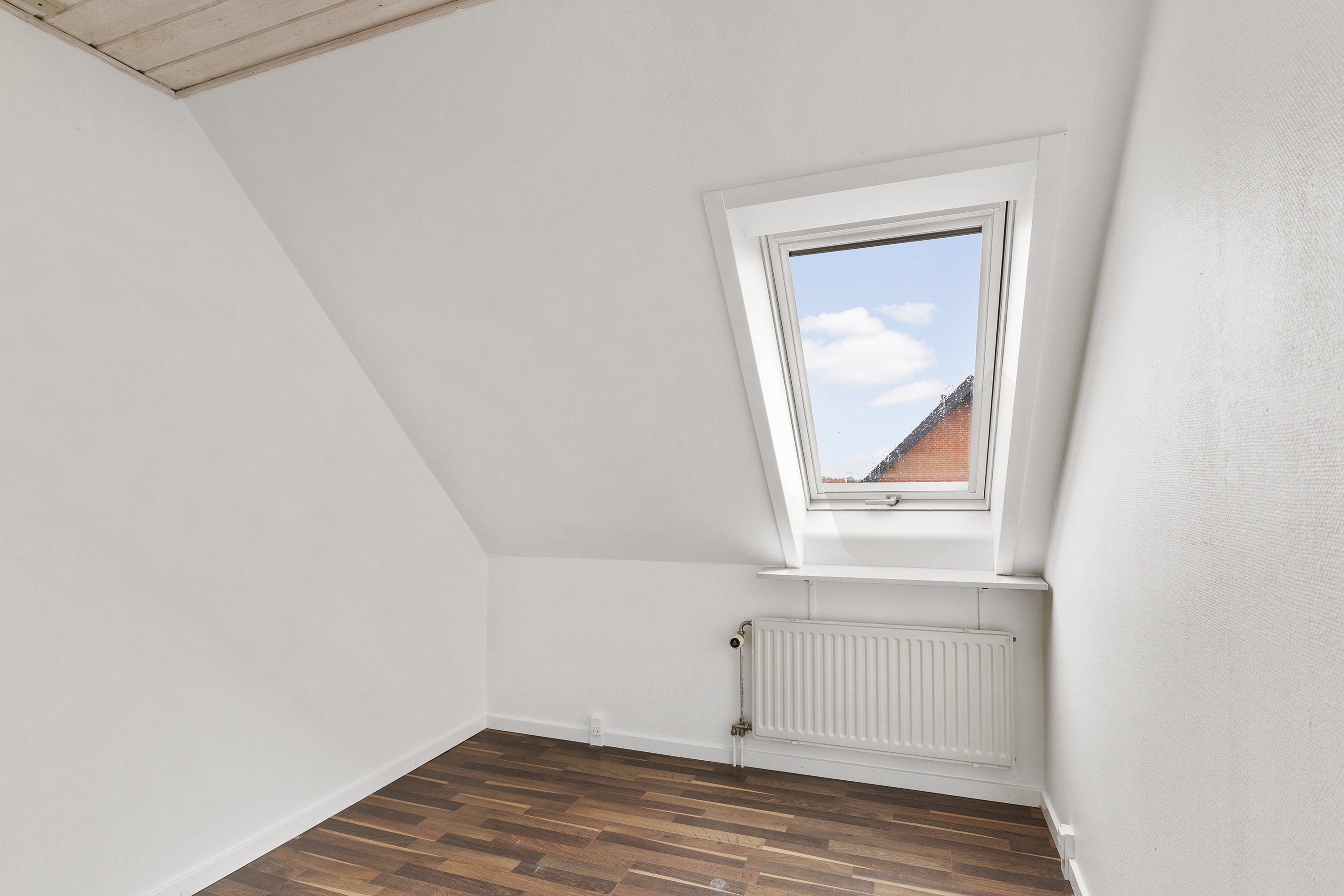 Fremhævet værelse billede i fuldskærmstilstand. Billede af Otto Mallings Kvarter 25, 9700 Brønderslev