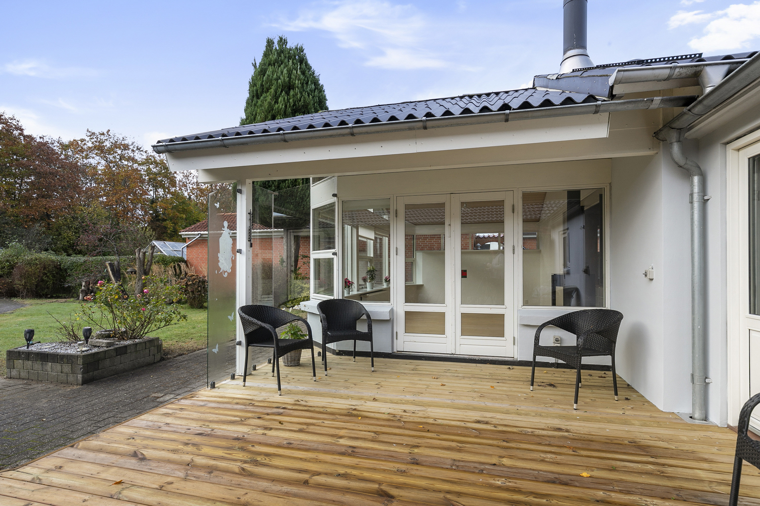 Fremhævet overdækket terrasse billede i fuldskærmstilstand. Billede af Vintervænget 8, 9700 Brønderslev