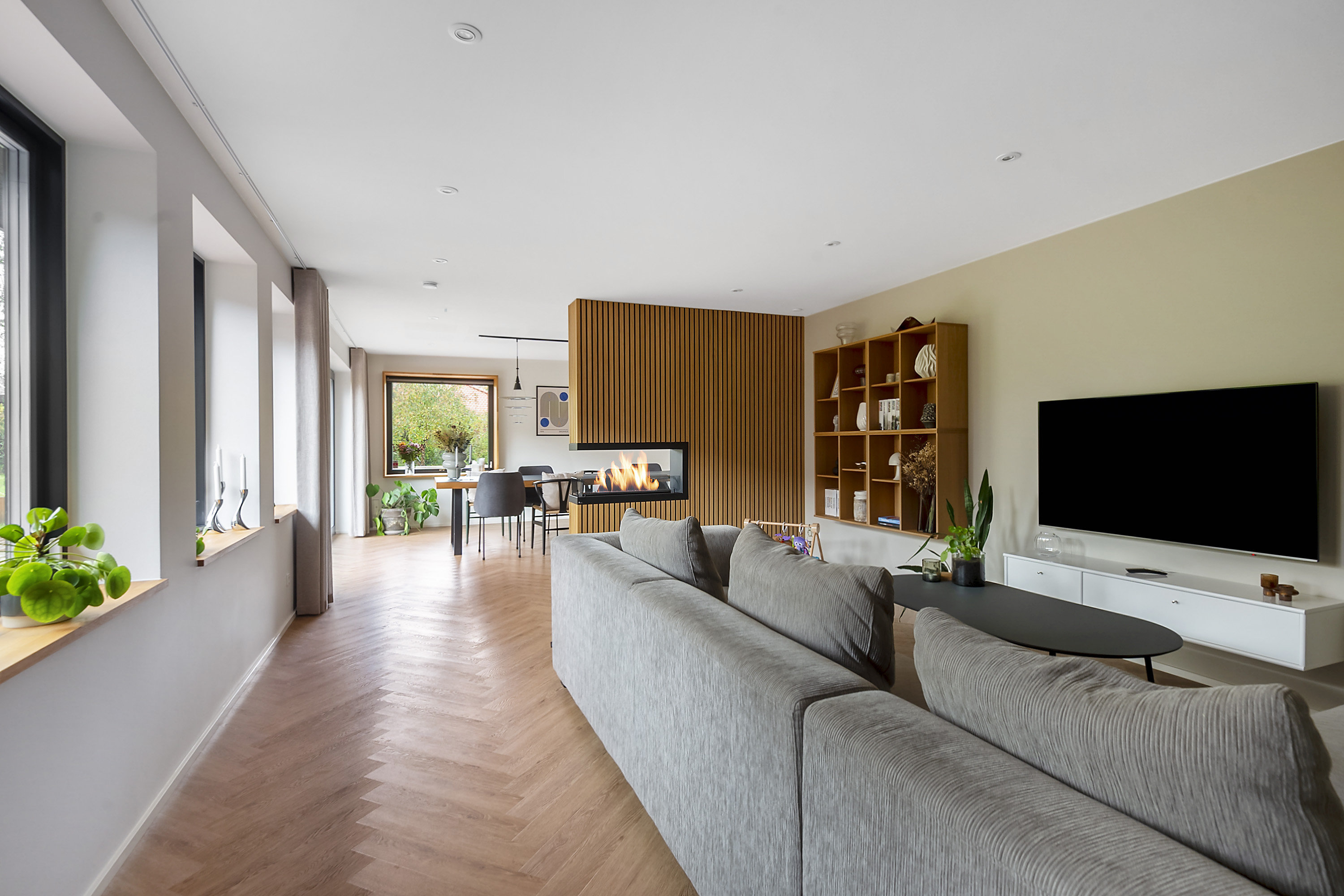 Fremhævet stue billede i fuldskærmstilstand. Billede af Rosenvænget 45, 6800 Varde