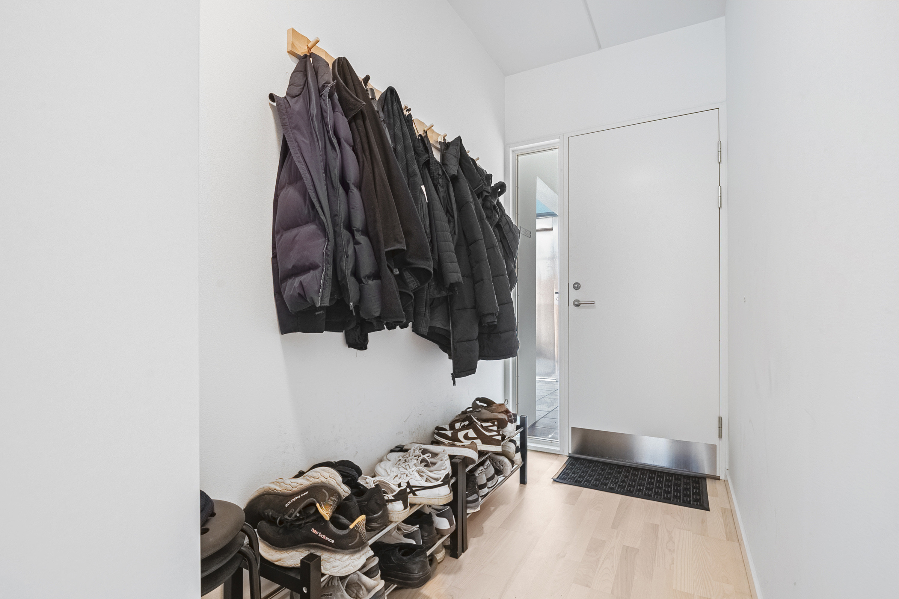 Fremhævet entré billede i fuldskærmstilstand. Billede af Nørrebrogade 20F, 3. th., 8000 Aarhus C