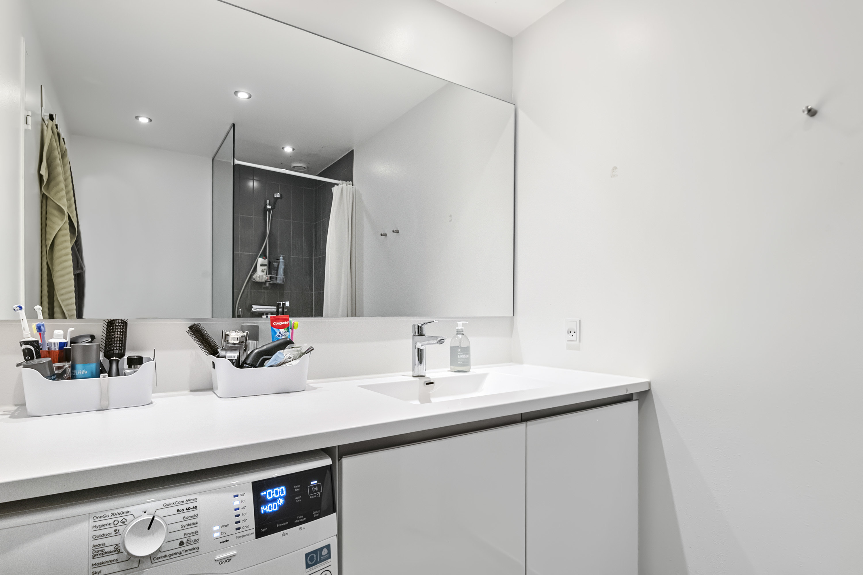 Fremhævet badeværelse billede i fuldskærmstilstand. Billede af Nørrebrogade 20F, 3. th., 8000 Aarhus C