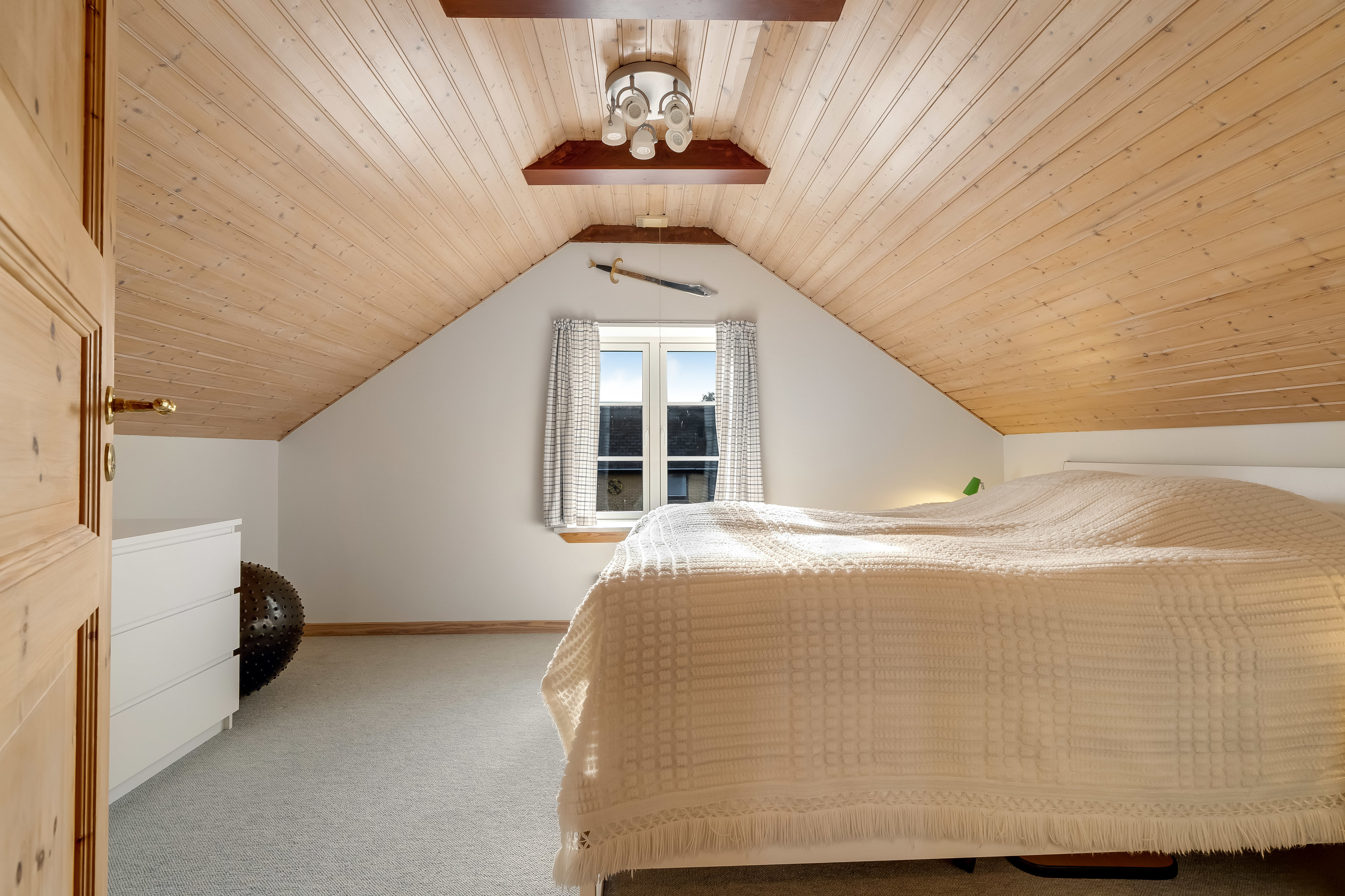 Fremhævet værelse billede i fuldskærmstilstand. Billede af Ålholmparken 54, 3400 Hillerød