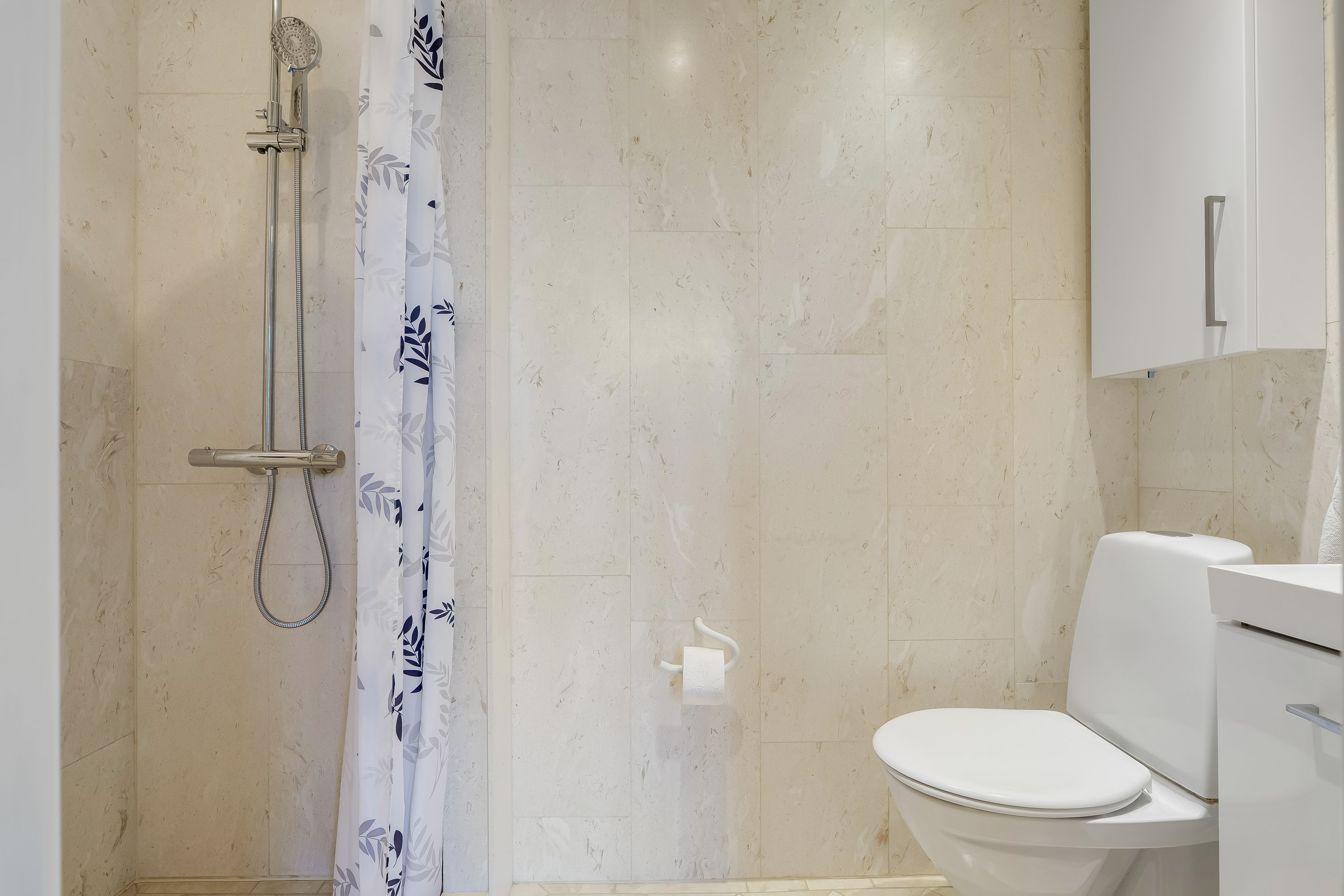 Fremhævet badeværelse billede i fuldskærmstilstand. Billede af Ålholmparken 54, 3400 Hillerød