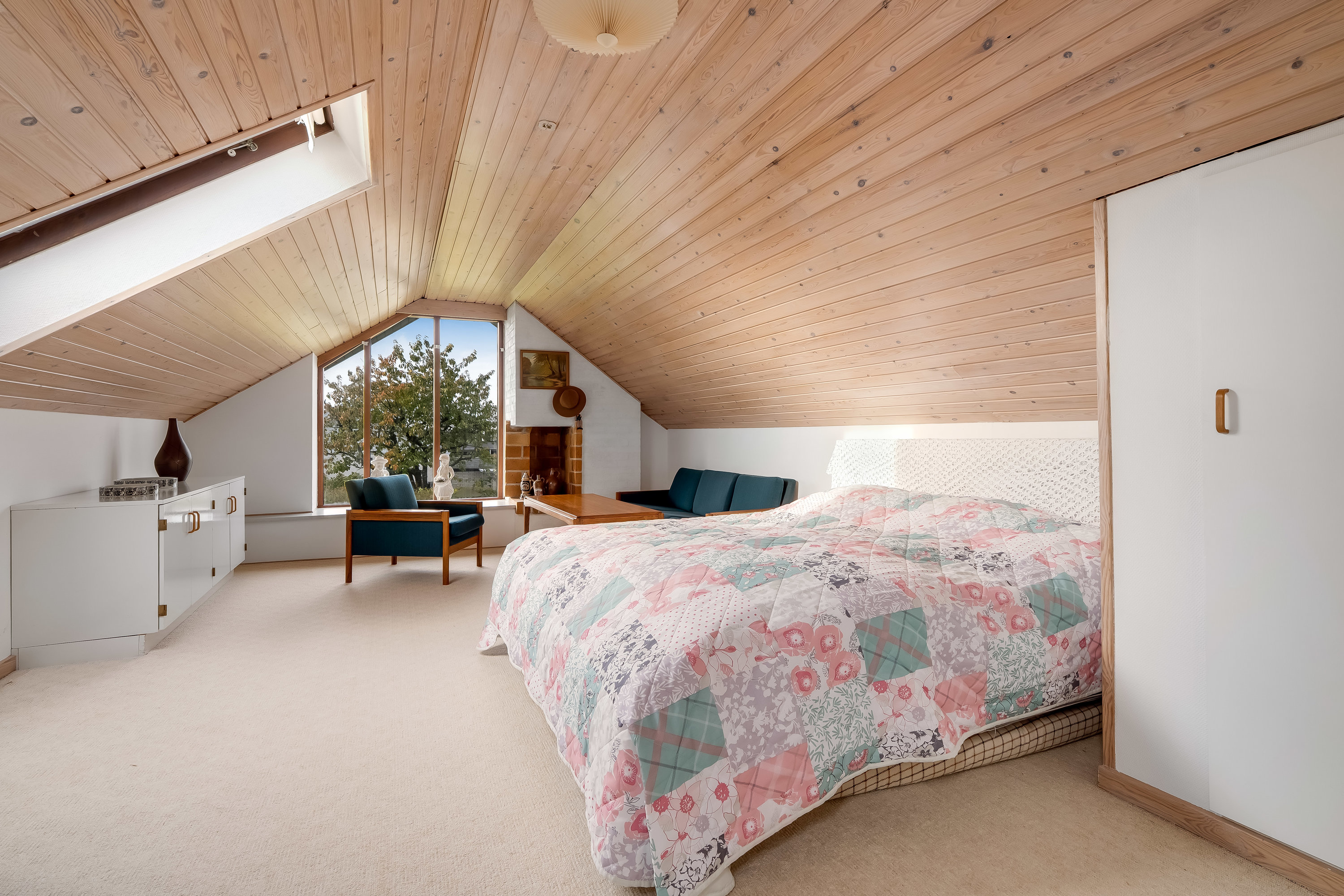 Fremhævet soveværelse billede i fuldskærmstilstand. Billede af Ålholmparken 54, 3400 Hillerød