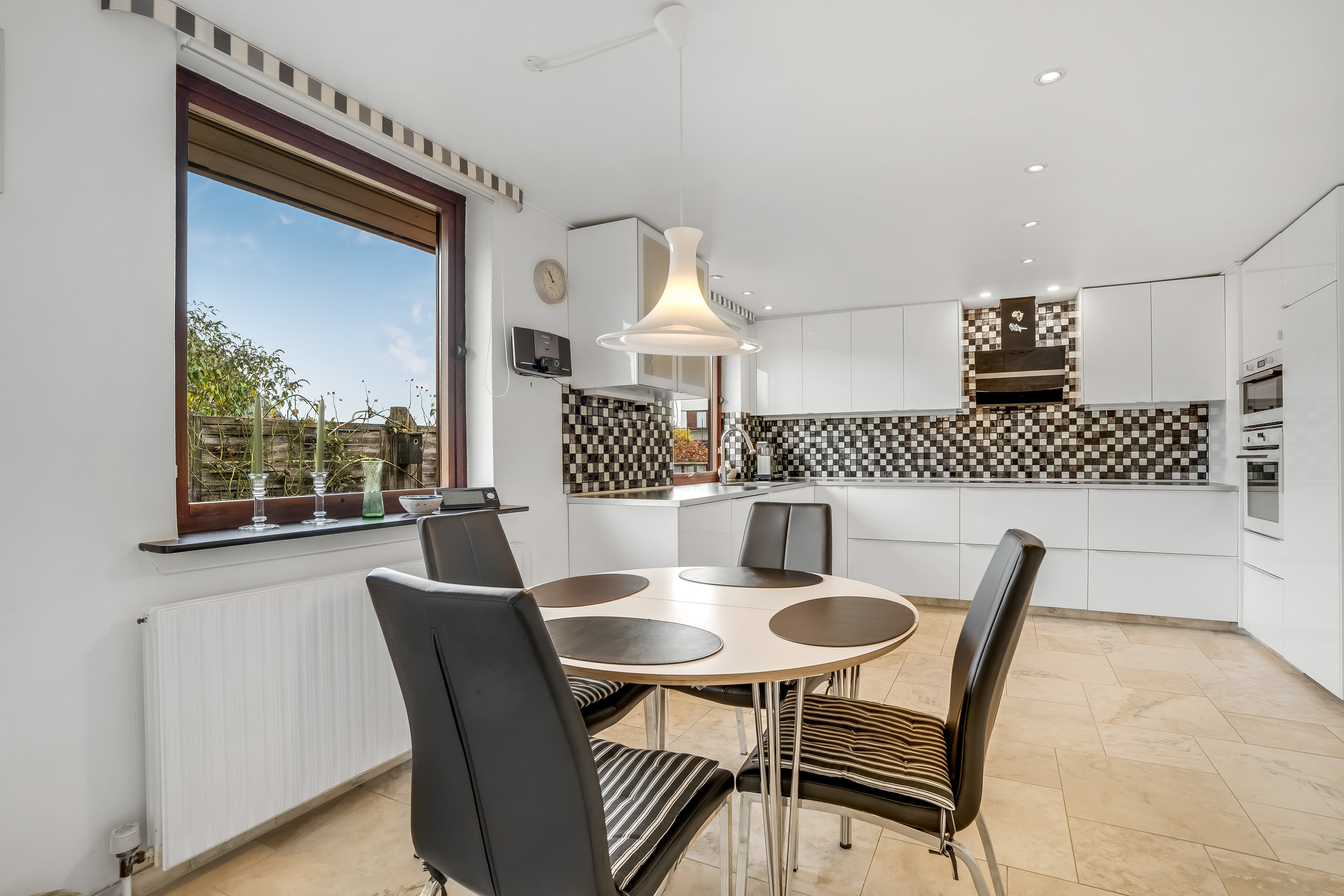 Fremhævet stue billede i fuldskærmstilstand. Billede af Ålholmparken 54, 3400 Hillerød