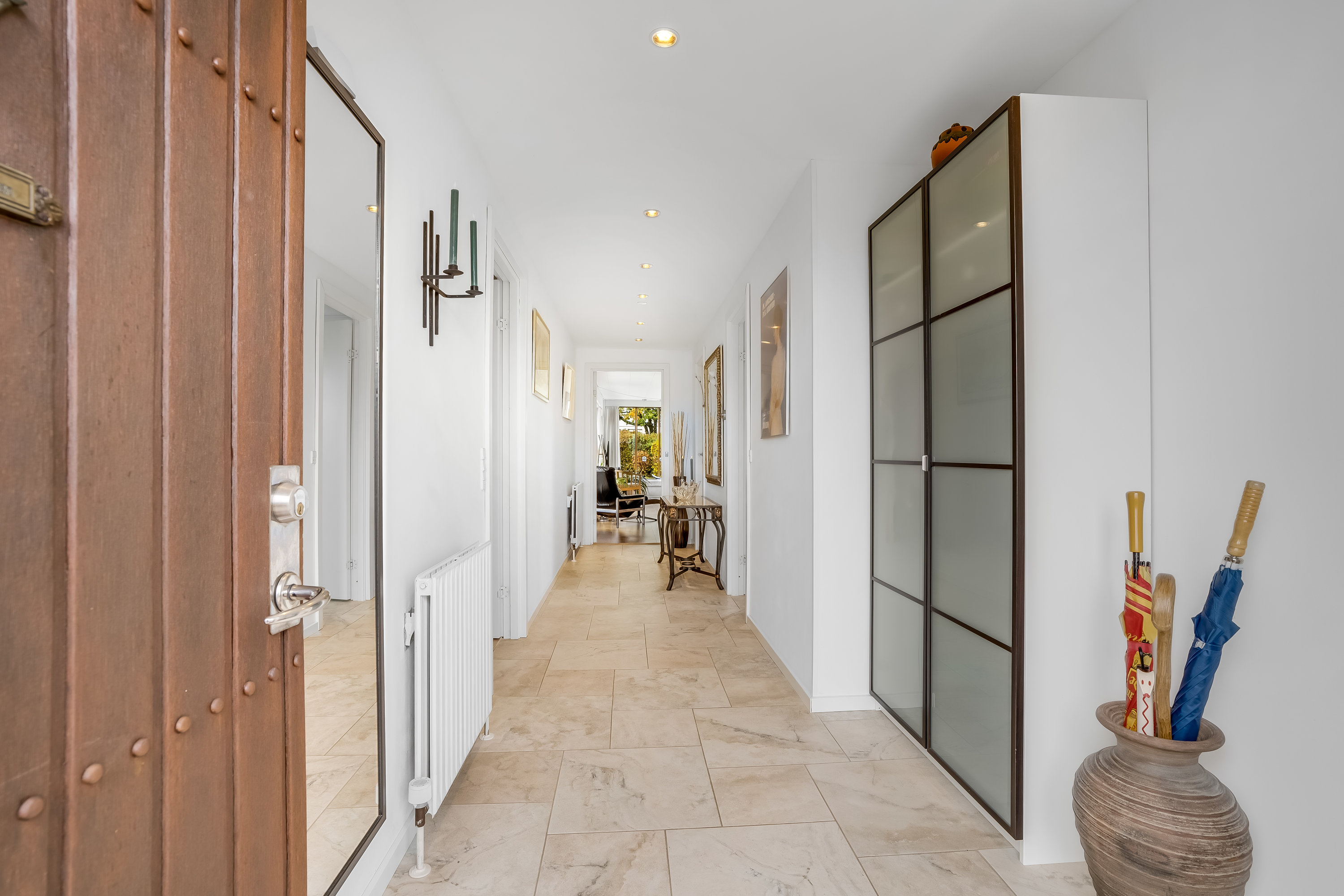 Fremhævet gang billede i fuldskærmstilstand. Billede af Ålholmparken 54, 3400 Hillerød