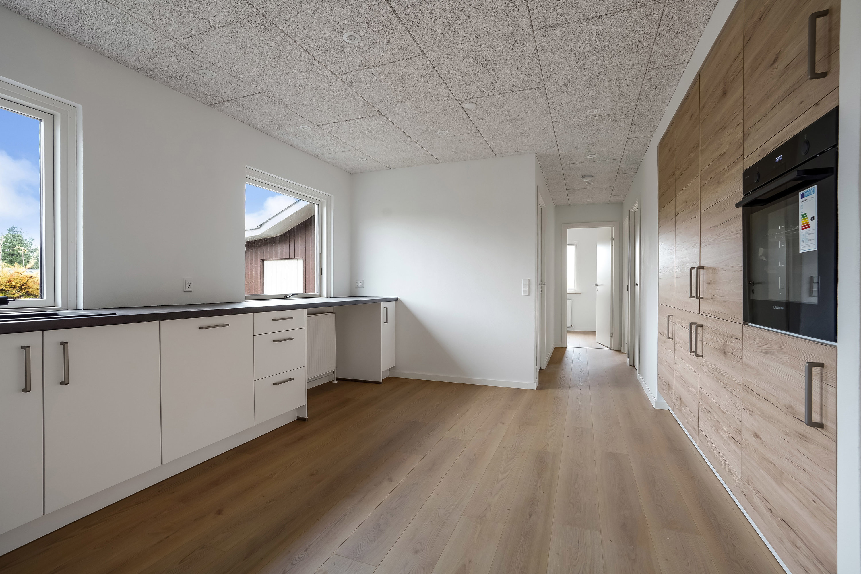 Fremhævet køkken billede i fuldskærmstilstand. Billede af Gammelgårdsvej 3, 7321 Gadbjerg