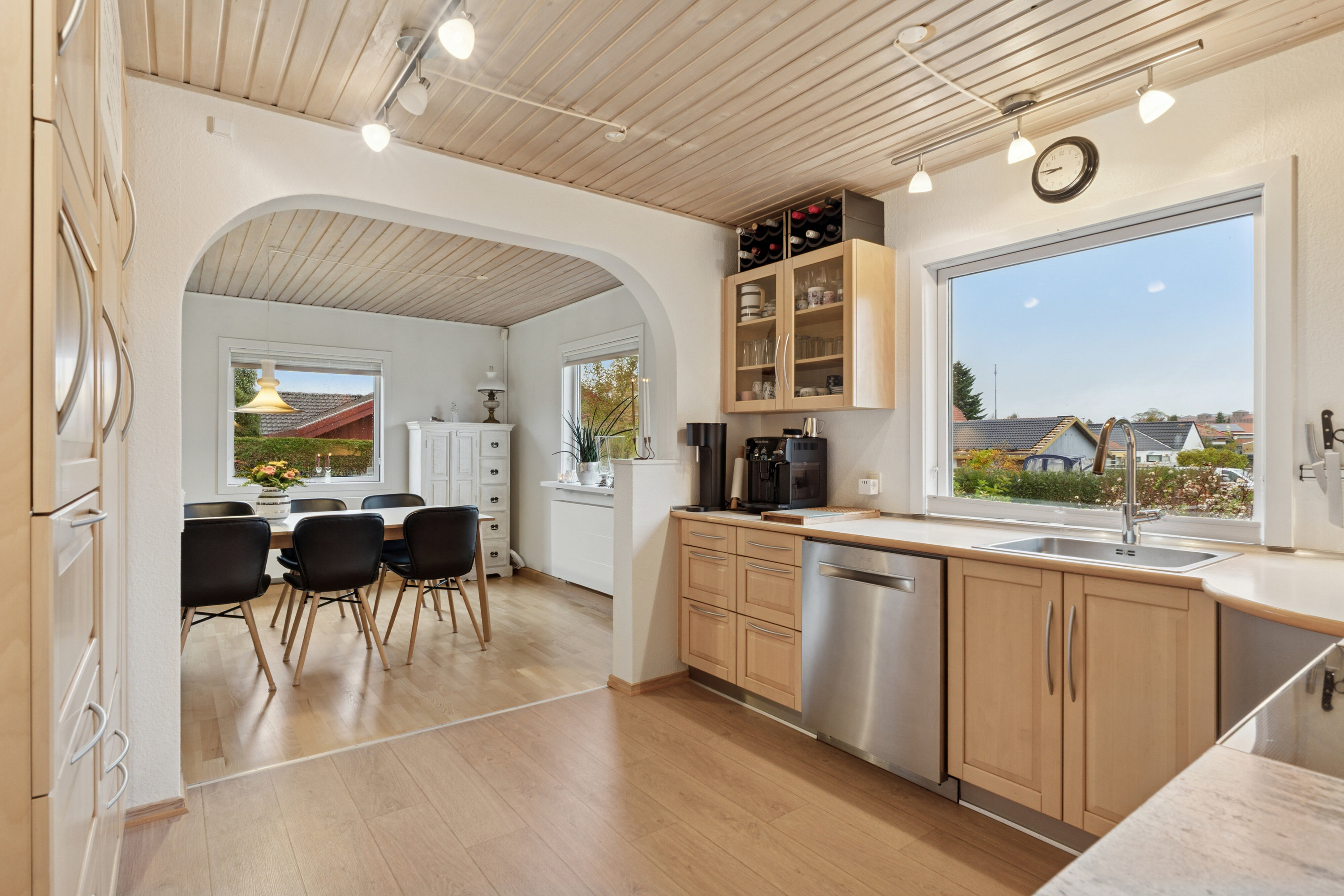 Fremhævet køkken billede i fuldskærmstilstand. Billede af Askevænget 15, 5800 Nyborg