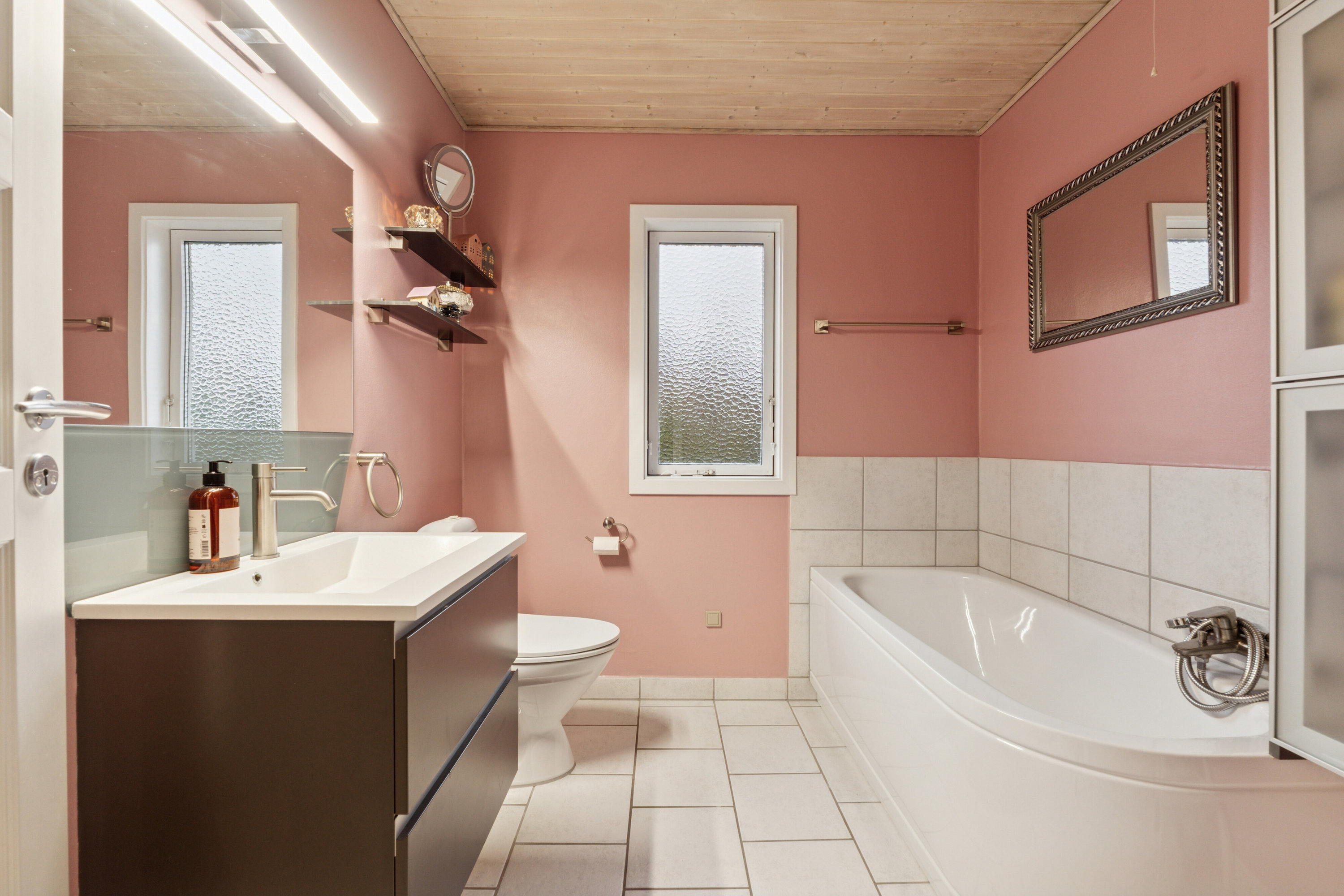 Fremhævet badeværelse billede i fuldskærmstilstand. Billede af Askevænget 15, 5800 Nyborg