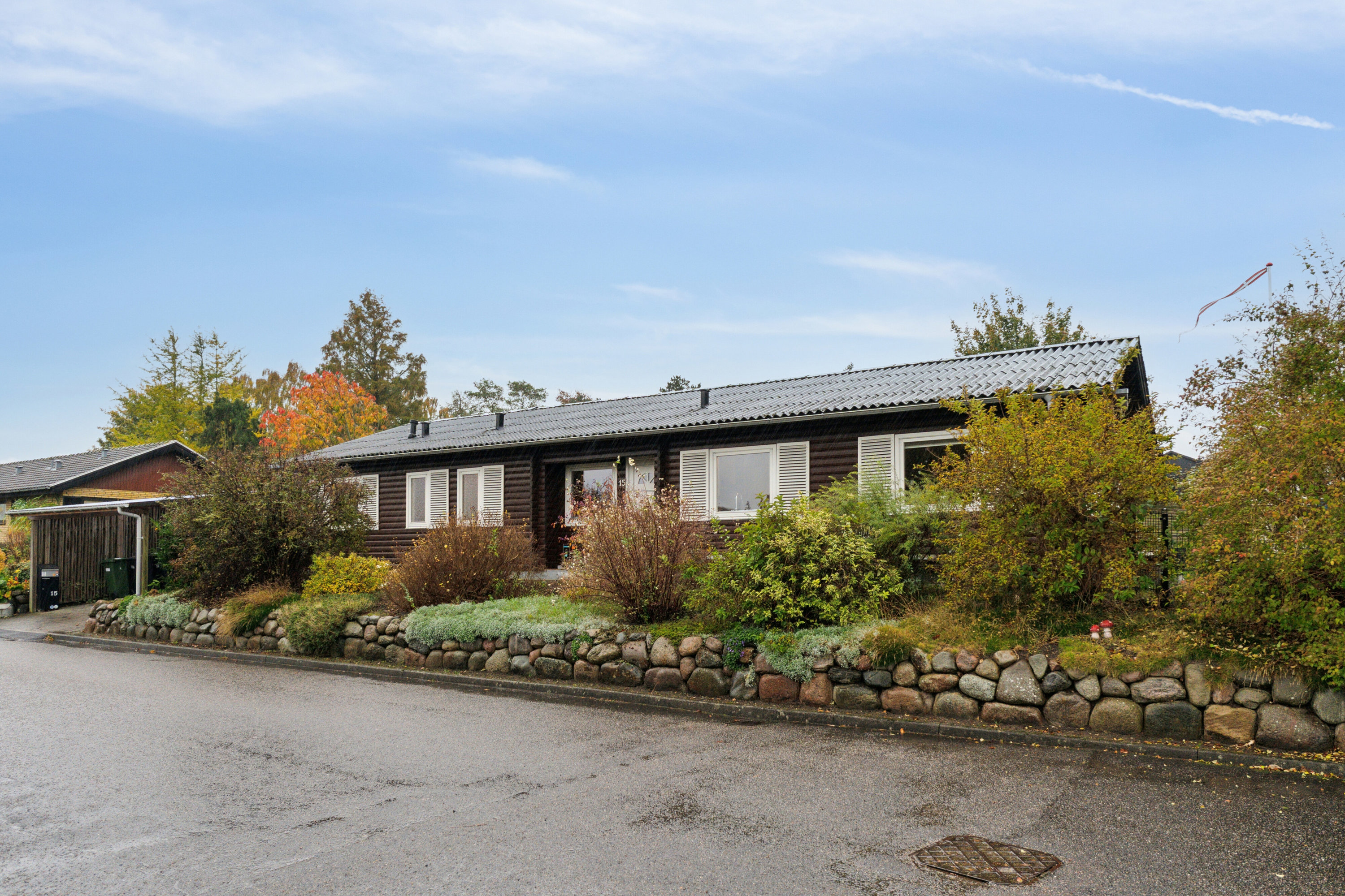 Villa: Set fra vejen på Askevænget 15, 5800 Nyborg