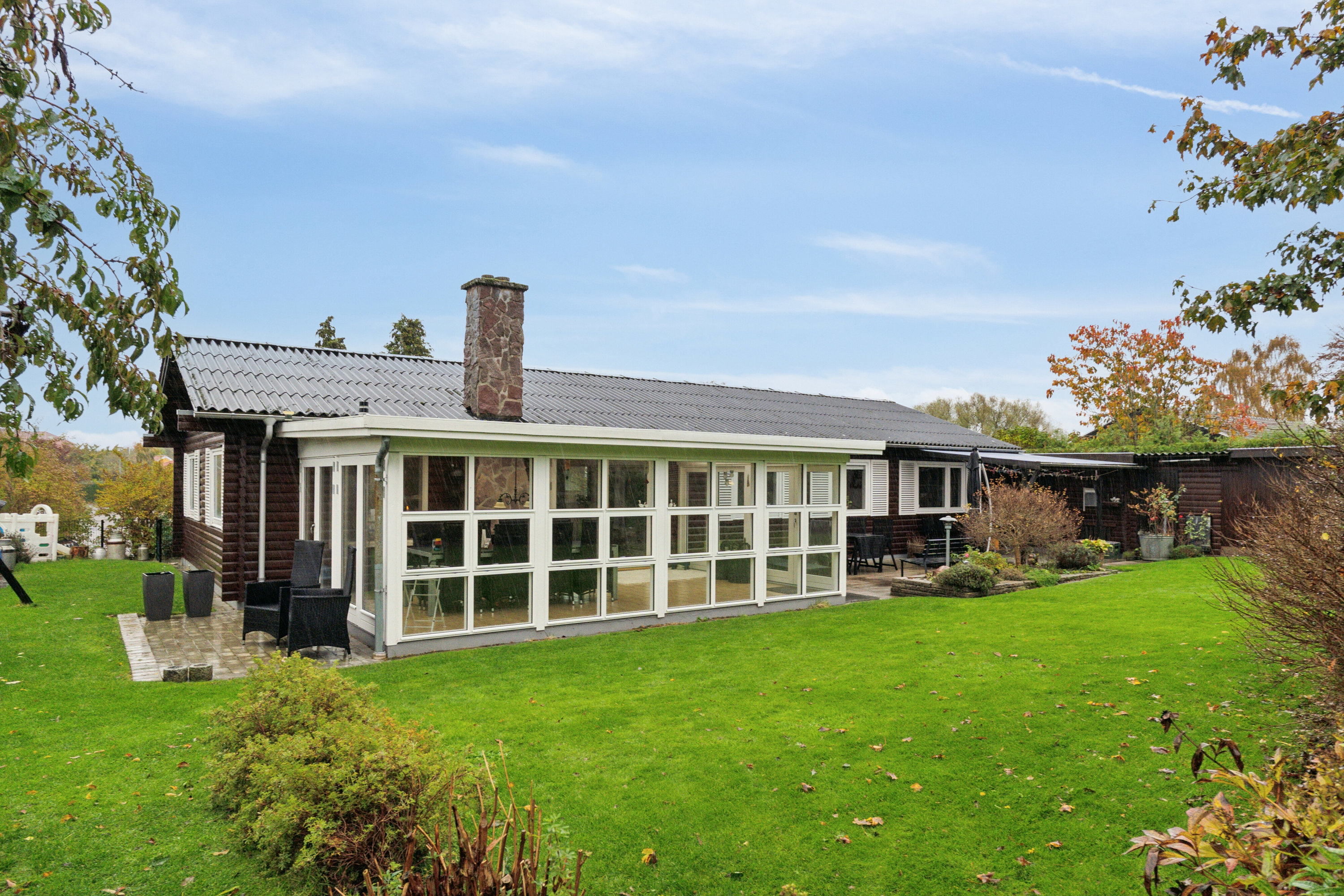 Miniaturebillede 1: set fra haven. Billede af Askevænget 15, 5800 Nyborg