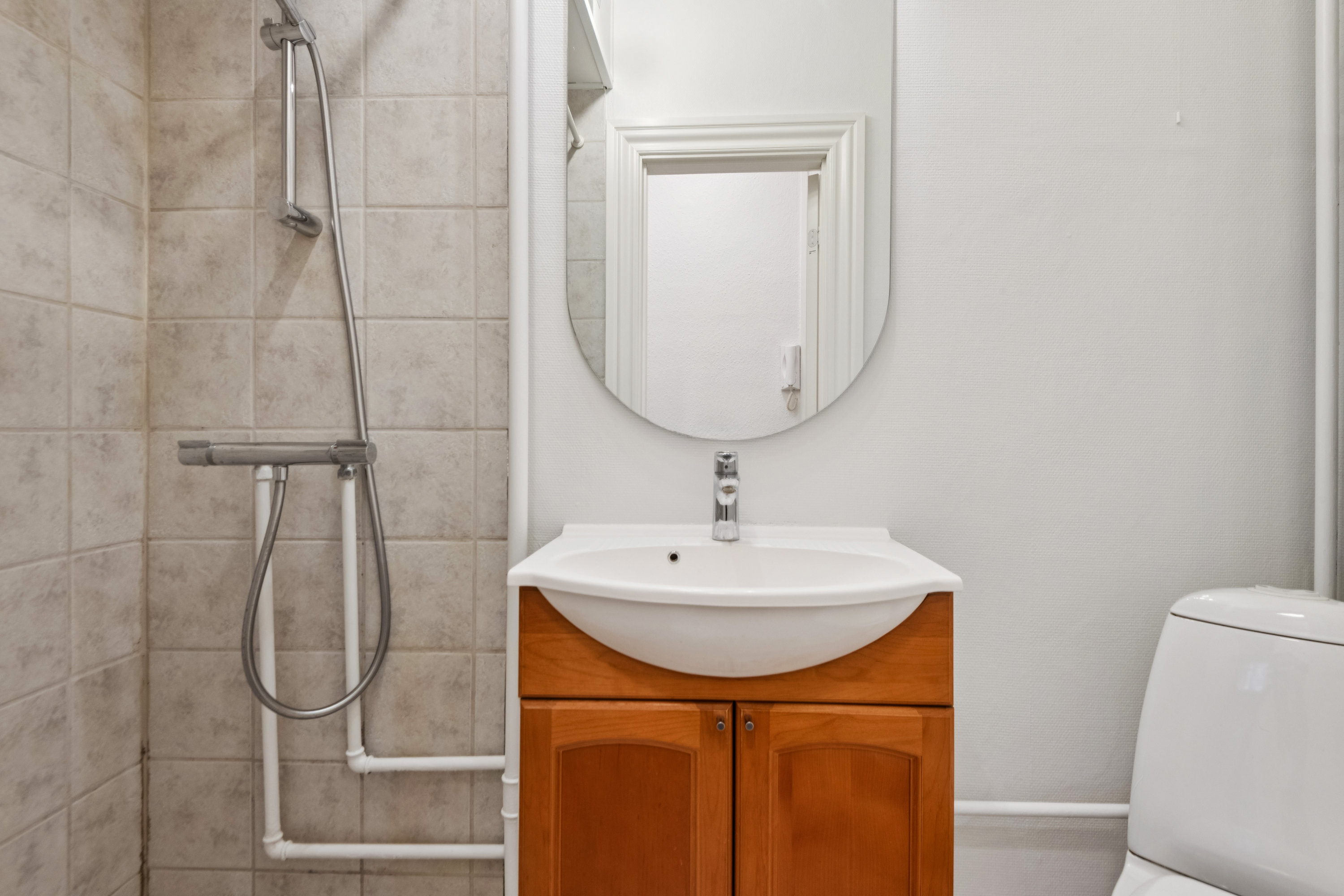 Fremhævet badeværelse billede i fuldskærmstilstand. Billede af Christiansgade 35, st.. tv., 9000 Aalborg