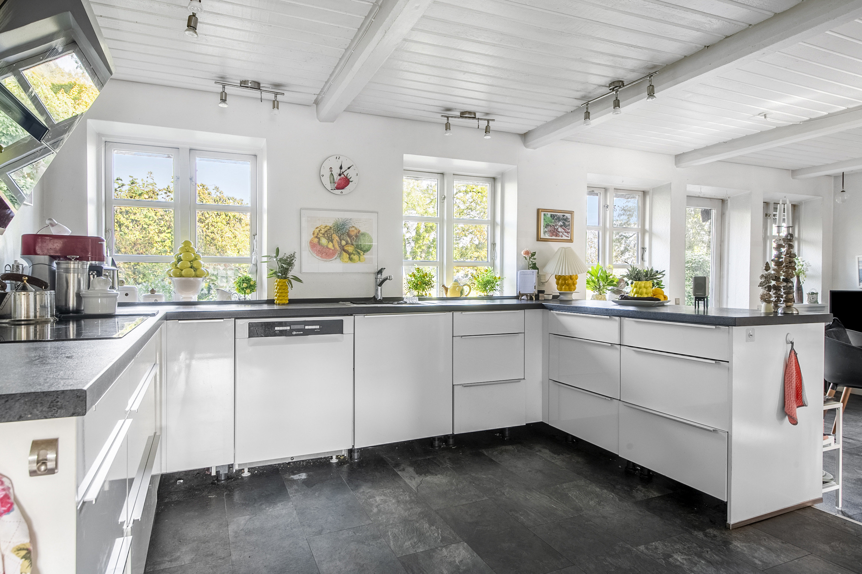 Fremhævet køkken billede i fuldskærmstilstand. Billede af Rude Havvej 115, Rude, 8300 Odder