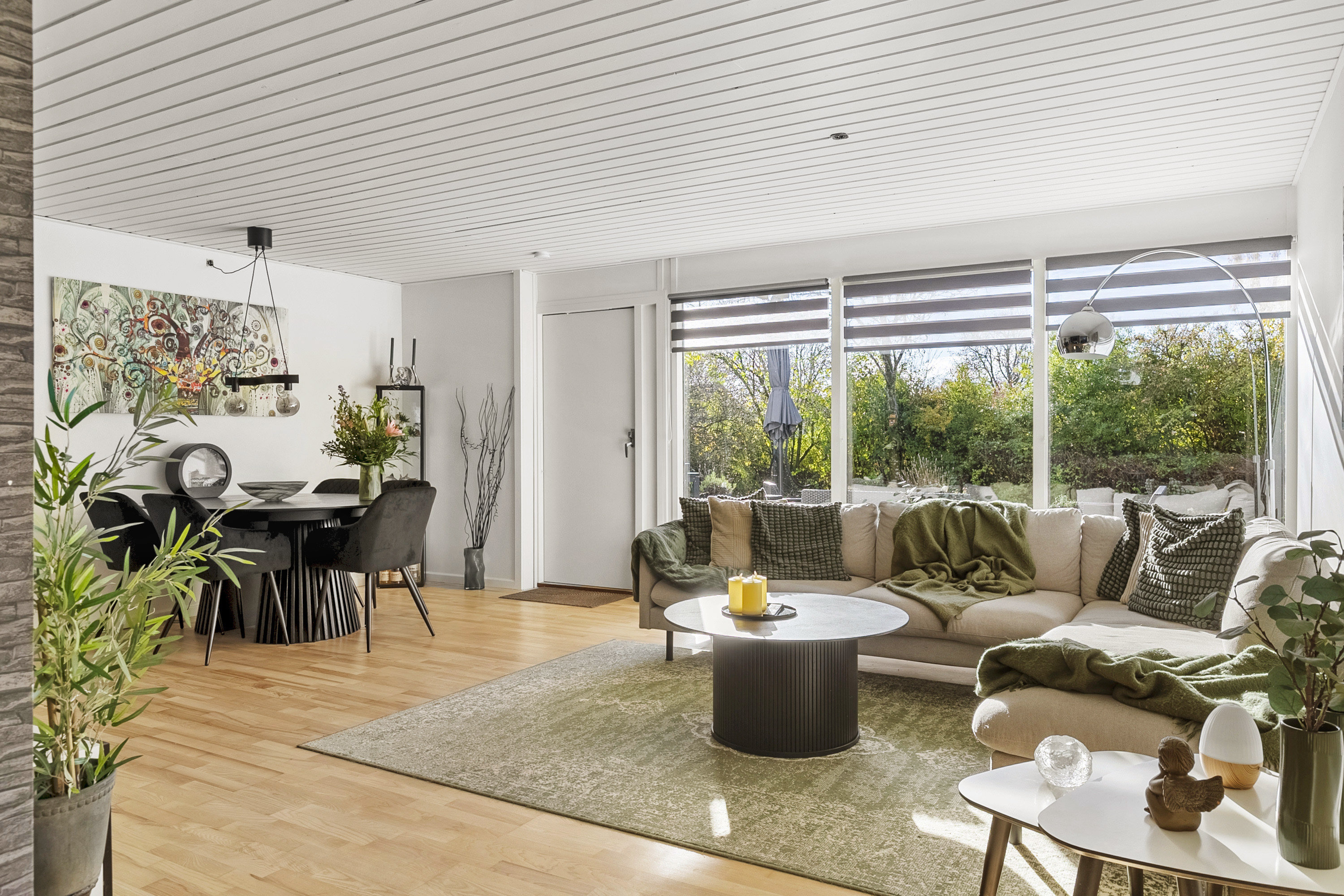 Fremhævet stue billede i fuldskærmstilstand. Billede af Hybenvænget 37, 8362 Hørning