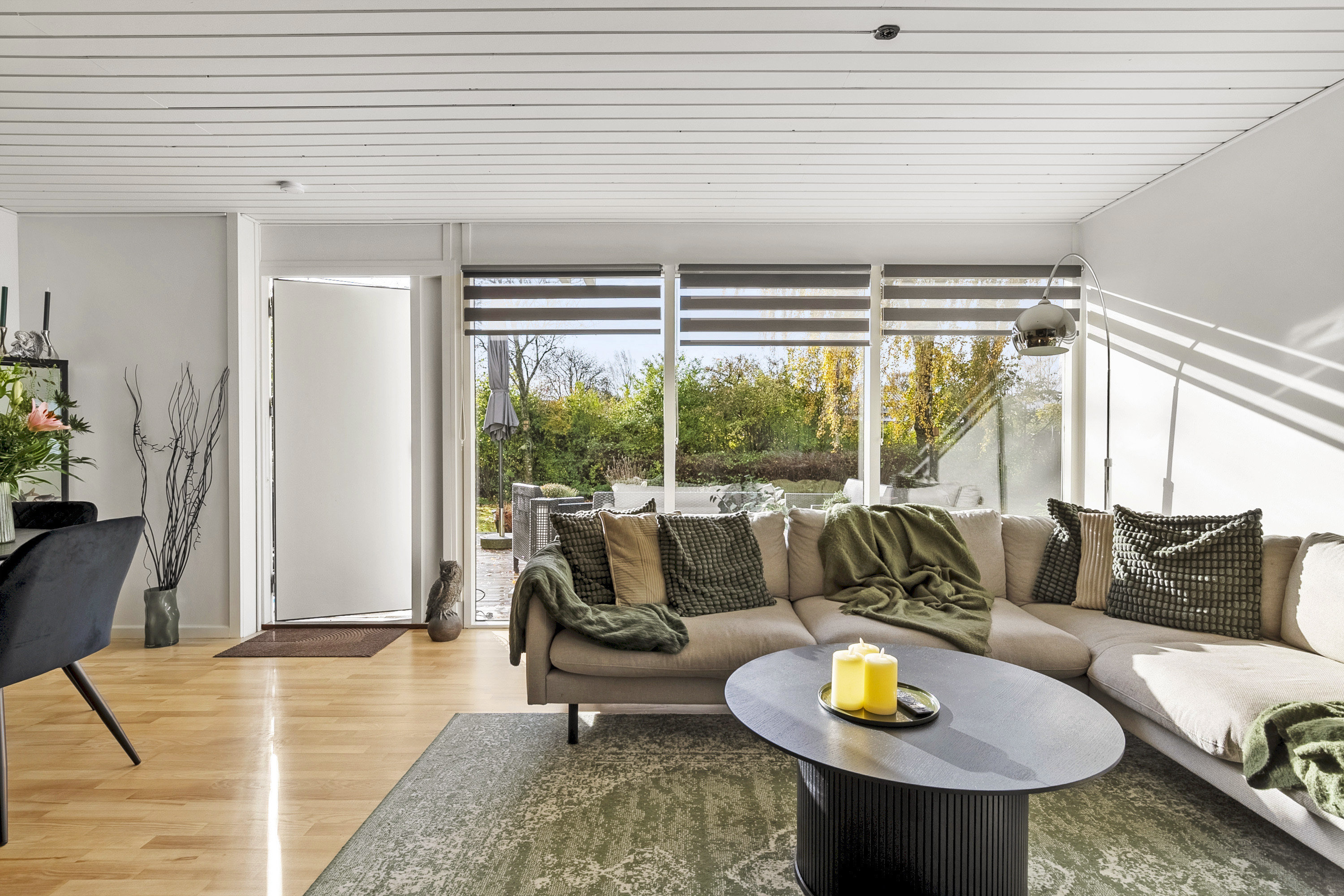 Fremhævet stue billede i fuldskærmstilstand. Billede af Hybenvænget 37, 8362 Hørning