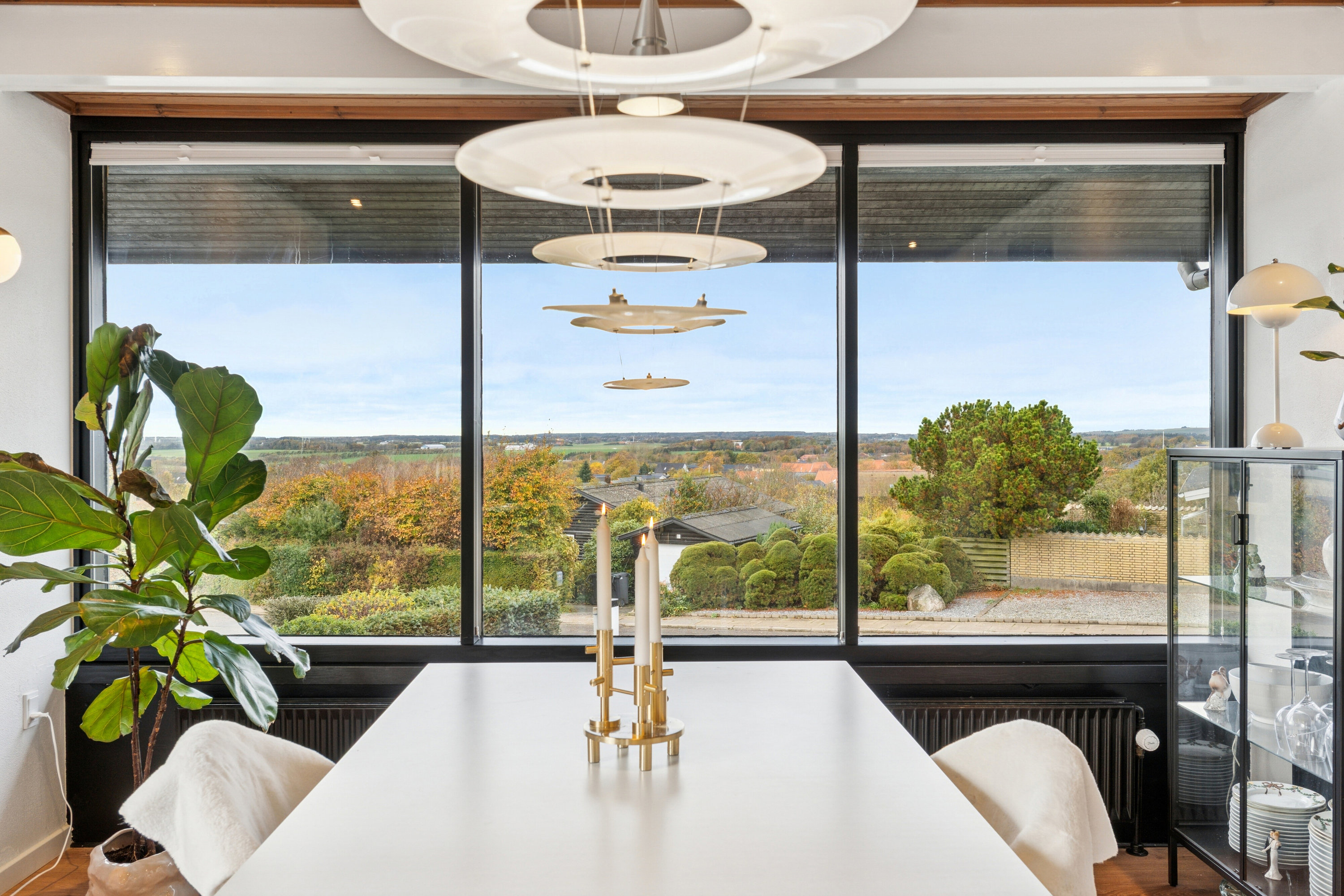 Fremhævet spisestue billede i fuldskærmstilstand. Billede af Skrænten 20, 9800 Hjørring