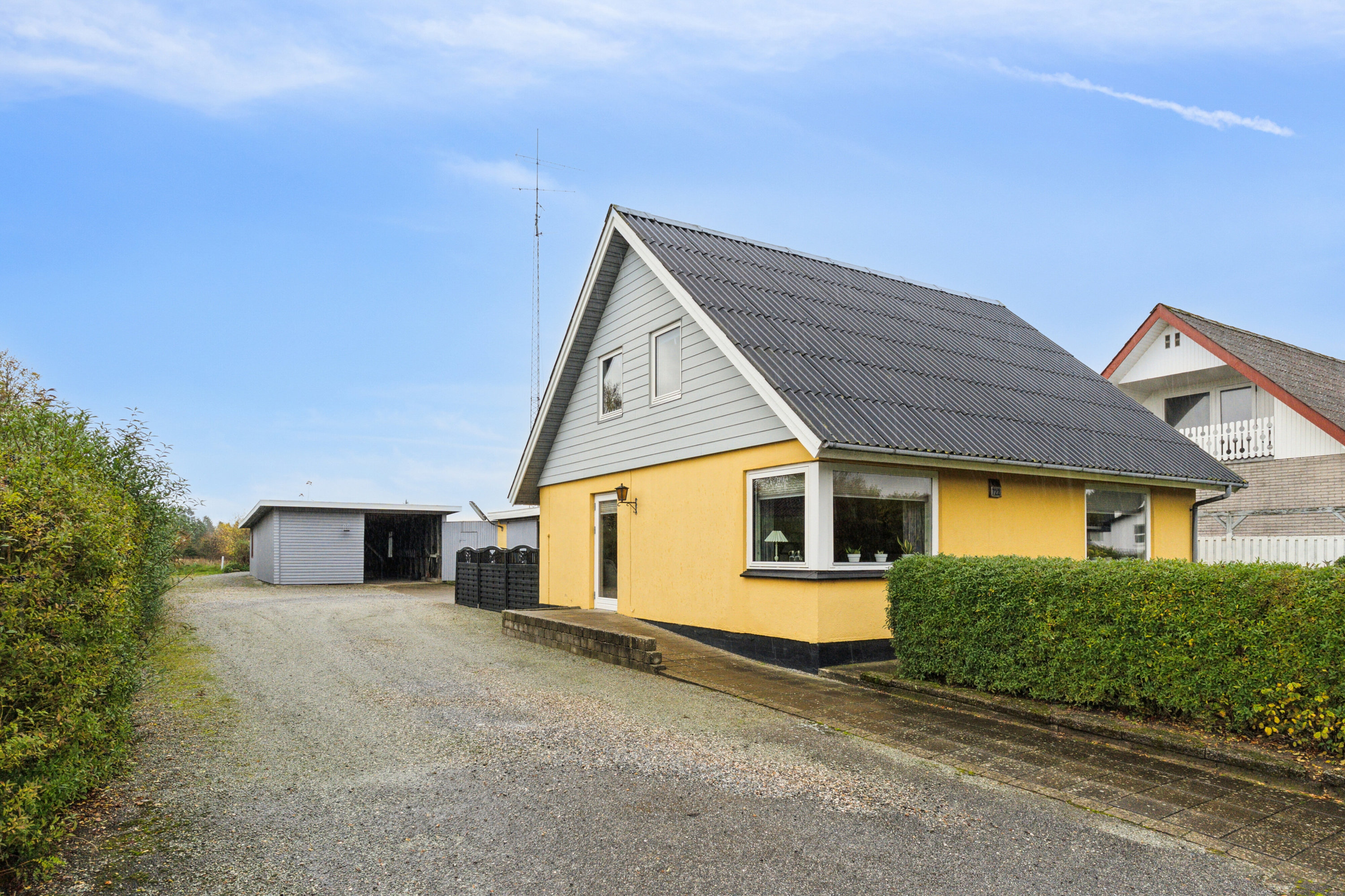 Miniaturebillede 1: indkørsel. Billede af Astrupvej 722, Astrup, 9800 Hjørring