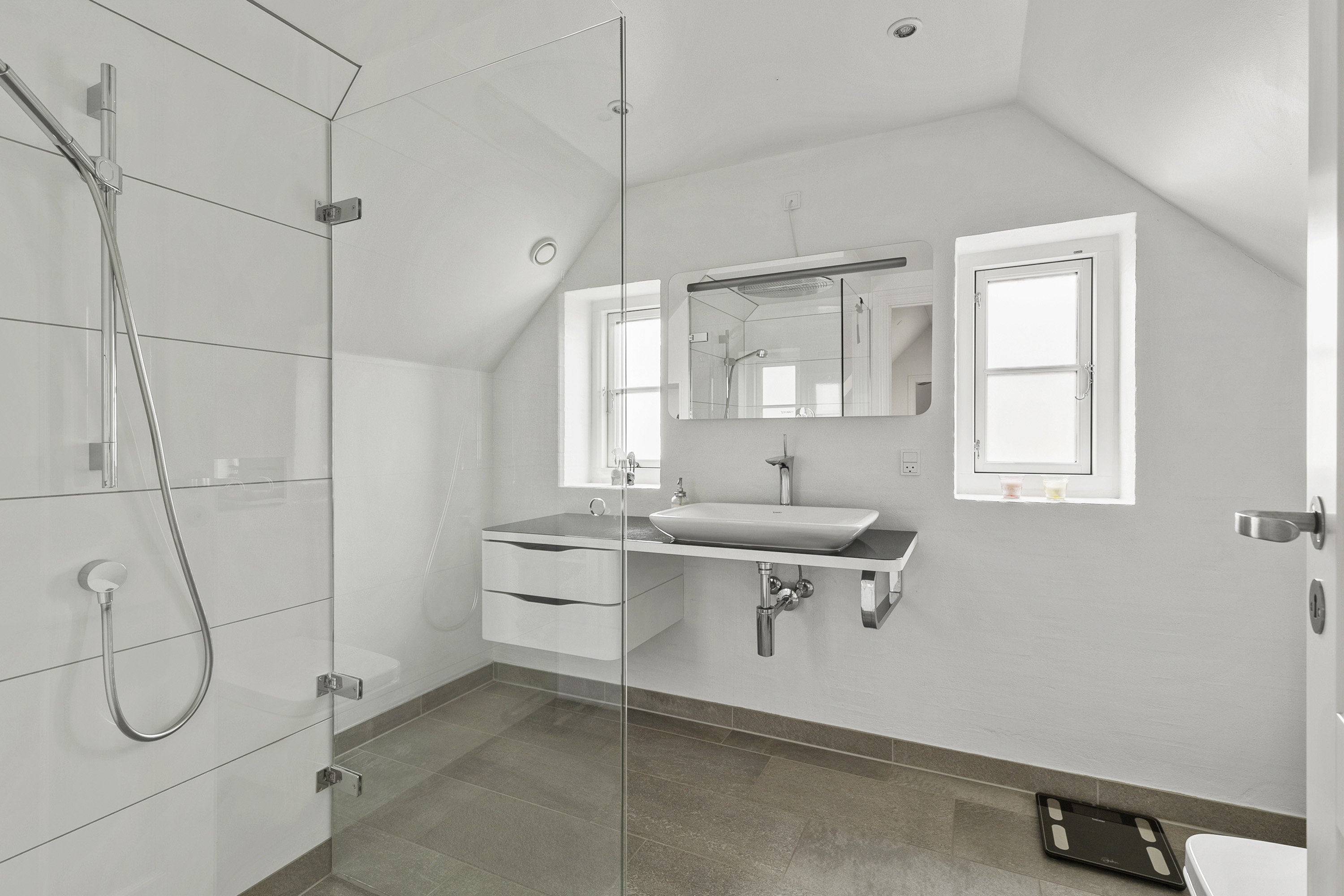 Fremhævet badeværelse billede i fuldskærmstilstand. Billede af Søvangsvej 13, 8355 Solbjerg