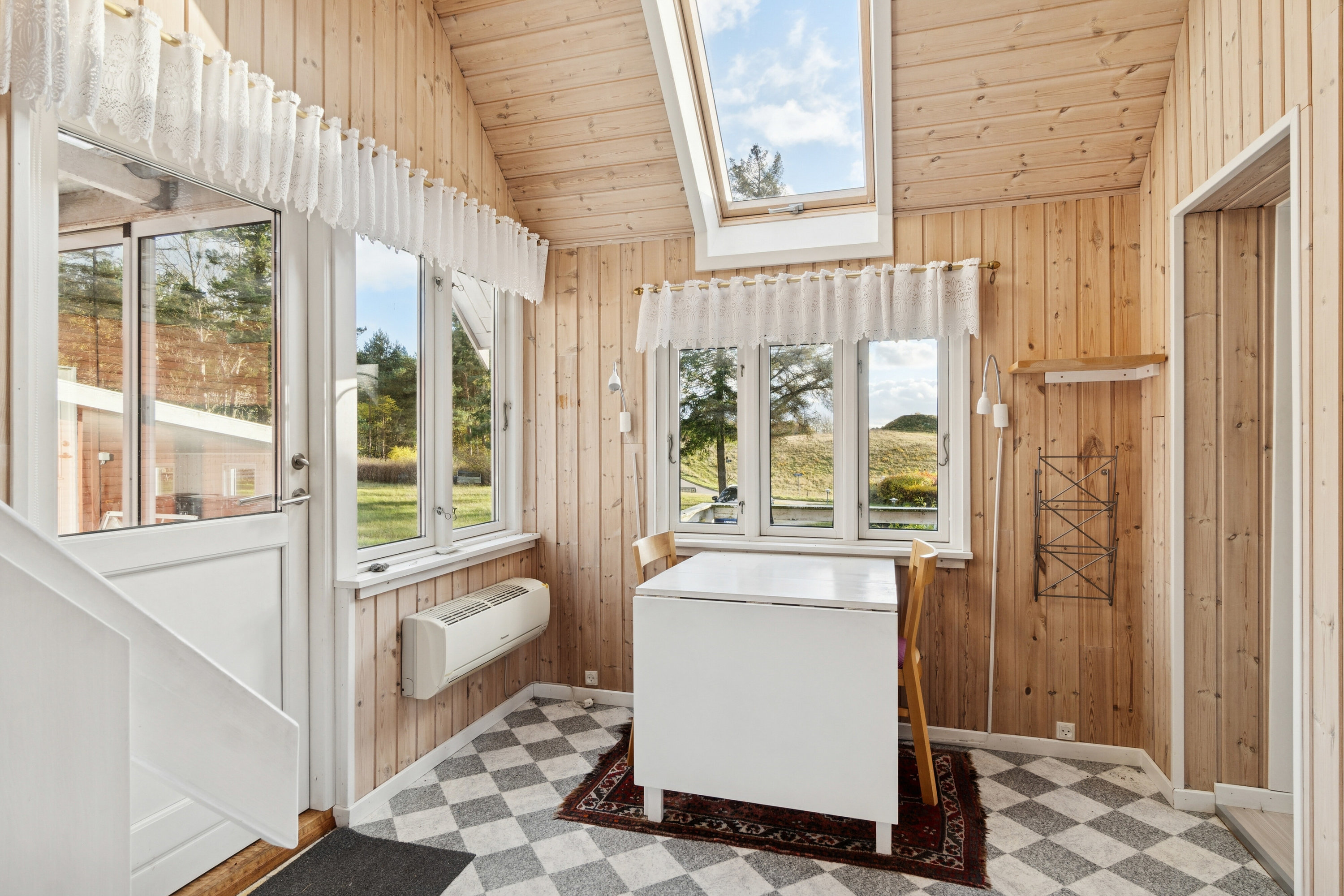 Fremhævet spisestue billede i fuldskærmstilstand. Billede af Kollevej 4, Veddinge Bk, 4540 Fårevejle