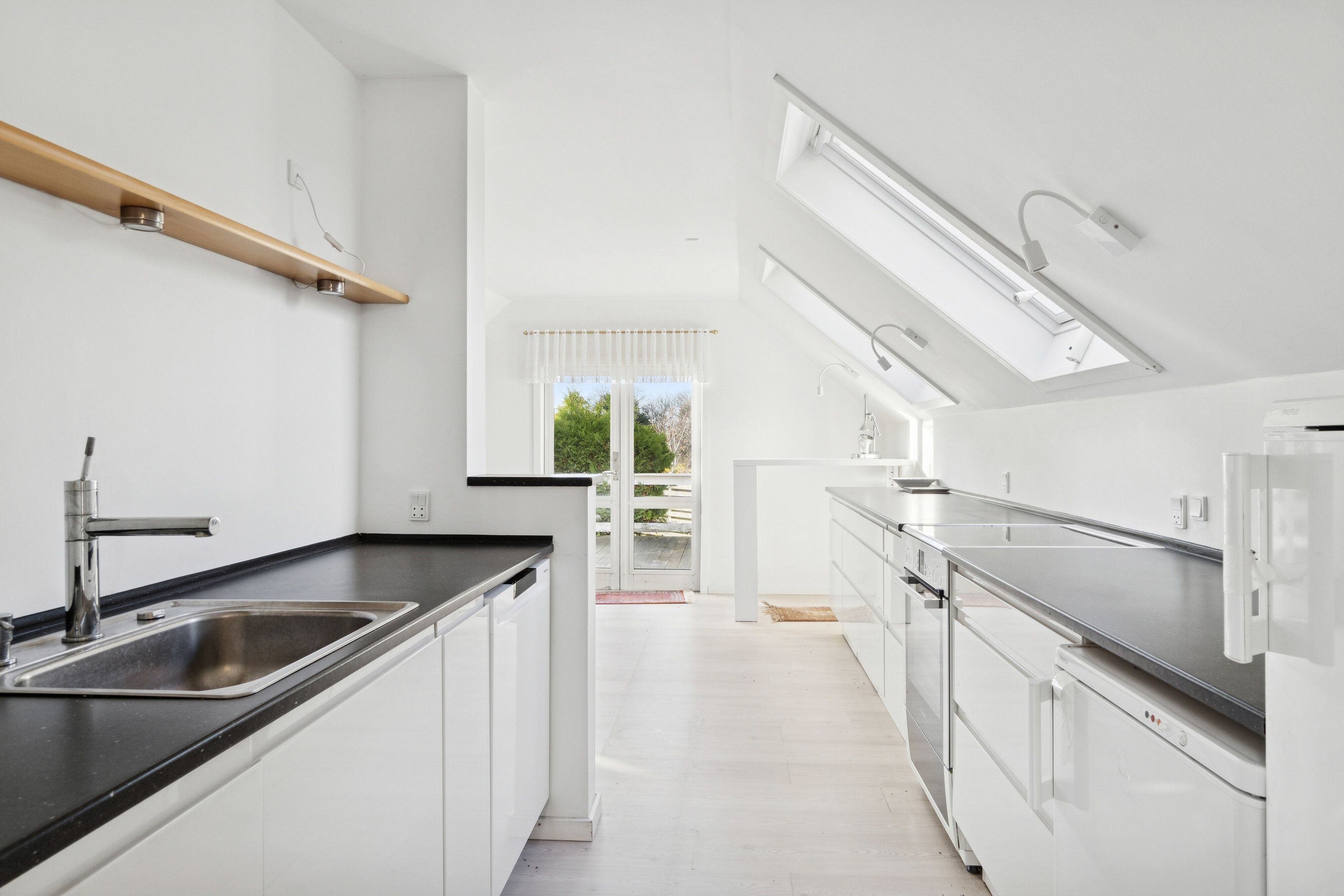 Fremhævet køkken billede i fuldskærmstilstand. Billede af Kollevej 4, Veddinge Bk, 4540 Fårevejle