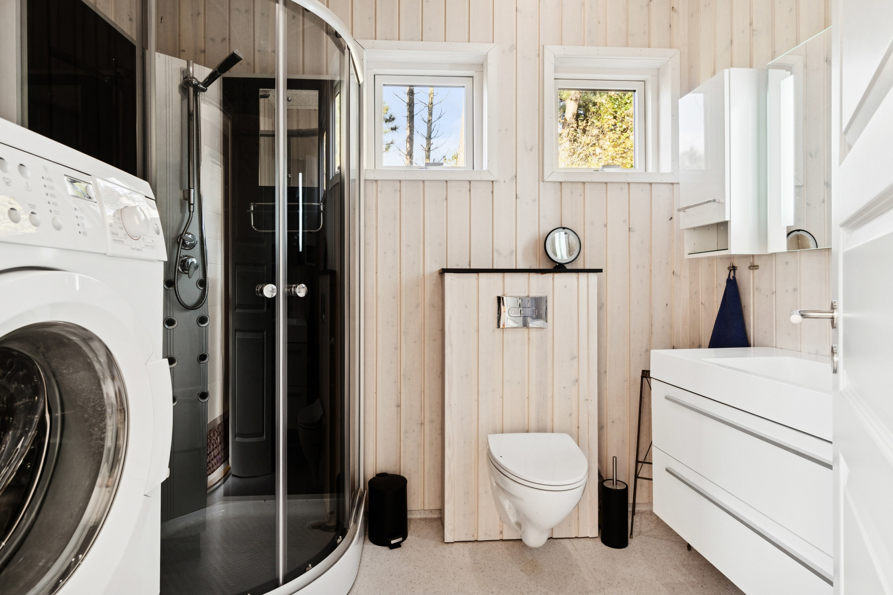 Fremhævet badeværelse billede i fuldskærmstilstand. Billede af Kollevej 4, Veddinge Bk, 4540 Fårevejle