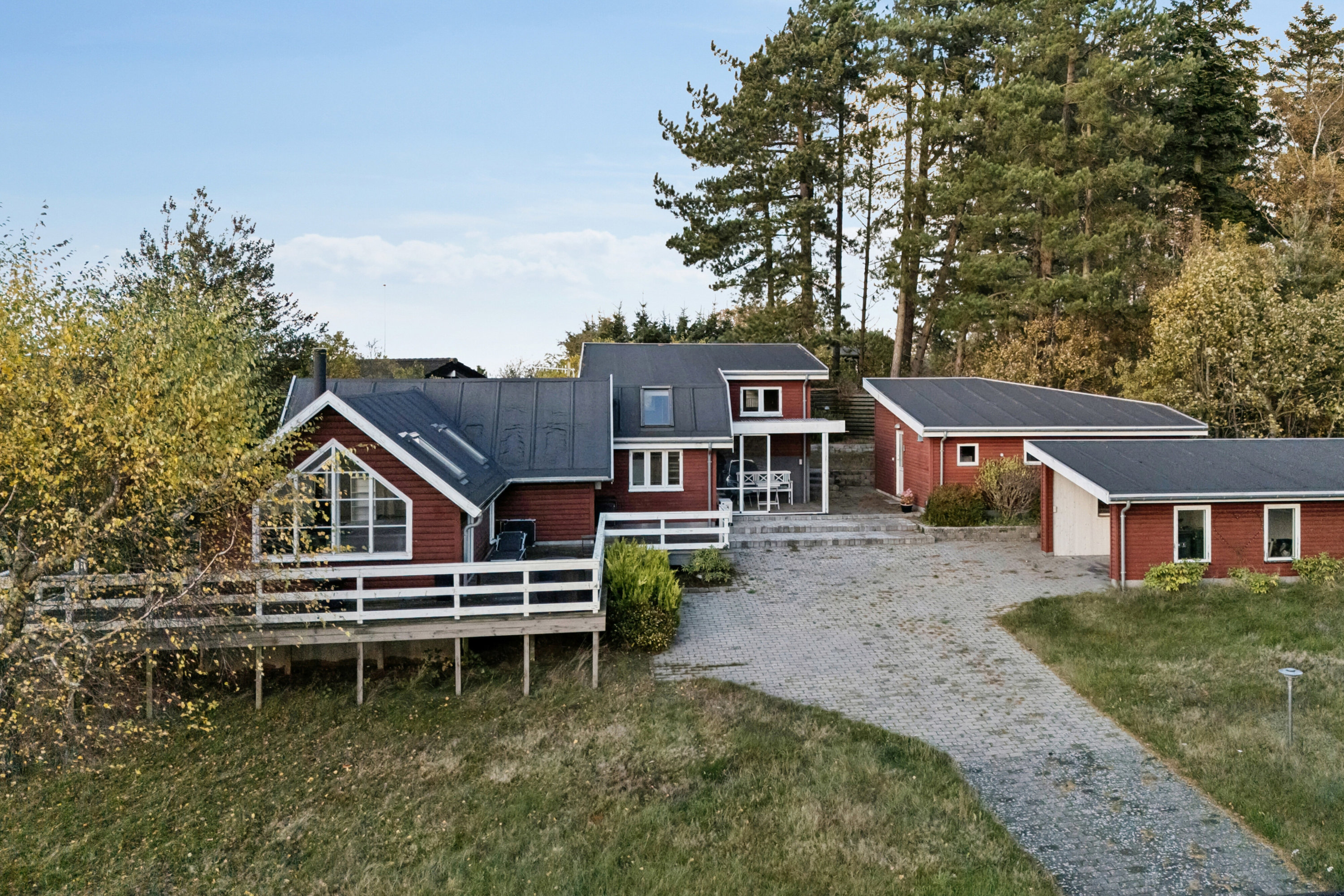 Fremhævet set fra haven billede i fuldskærmstilstand. Billede af Kollevej 4, Veddinge Bk, 4540 Fårevejle