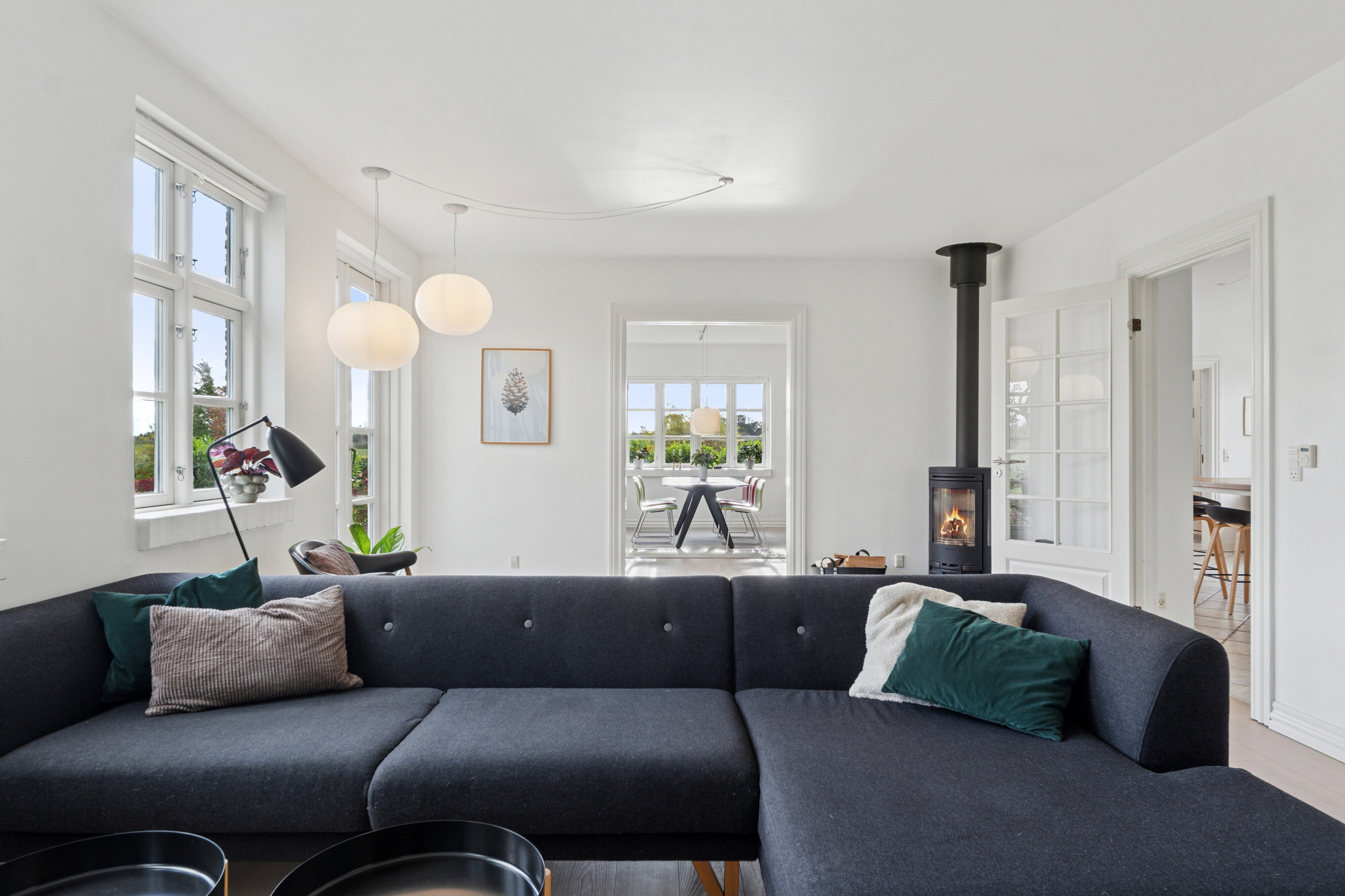 Fremhævet stue billede i fuldskærmstilstand. Billede af Tårup Vestergyde 95, Tårup, 5370 Mesinge