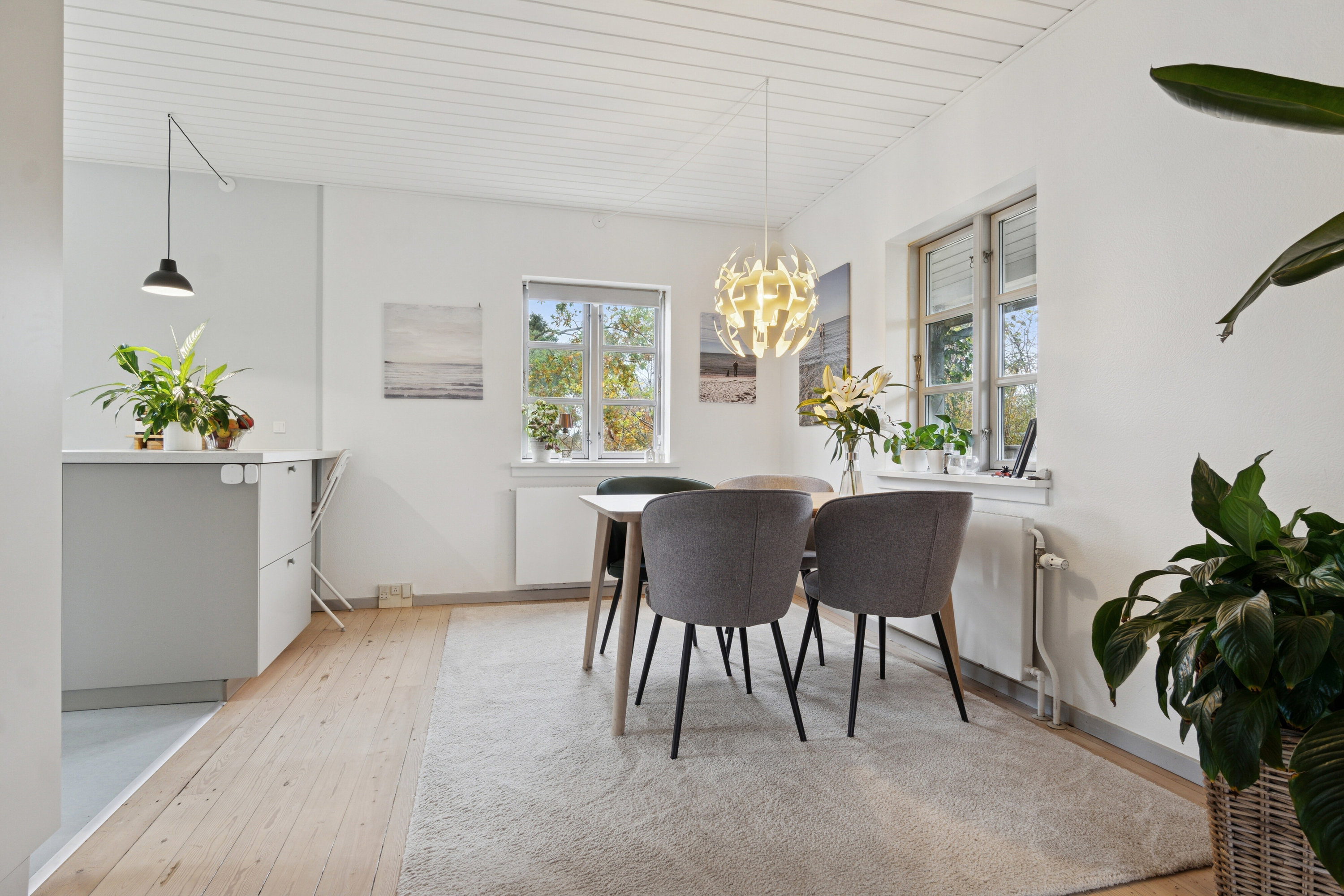 Fremhævet stue billede i fuldskærmstilstand. Billede af Bødkergårdsvej 19, 3300 Frederiksværk