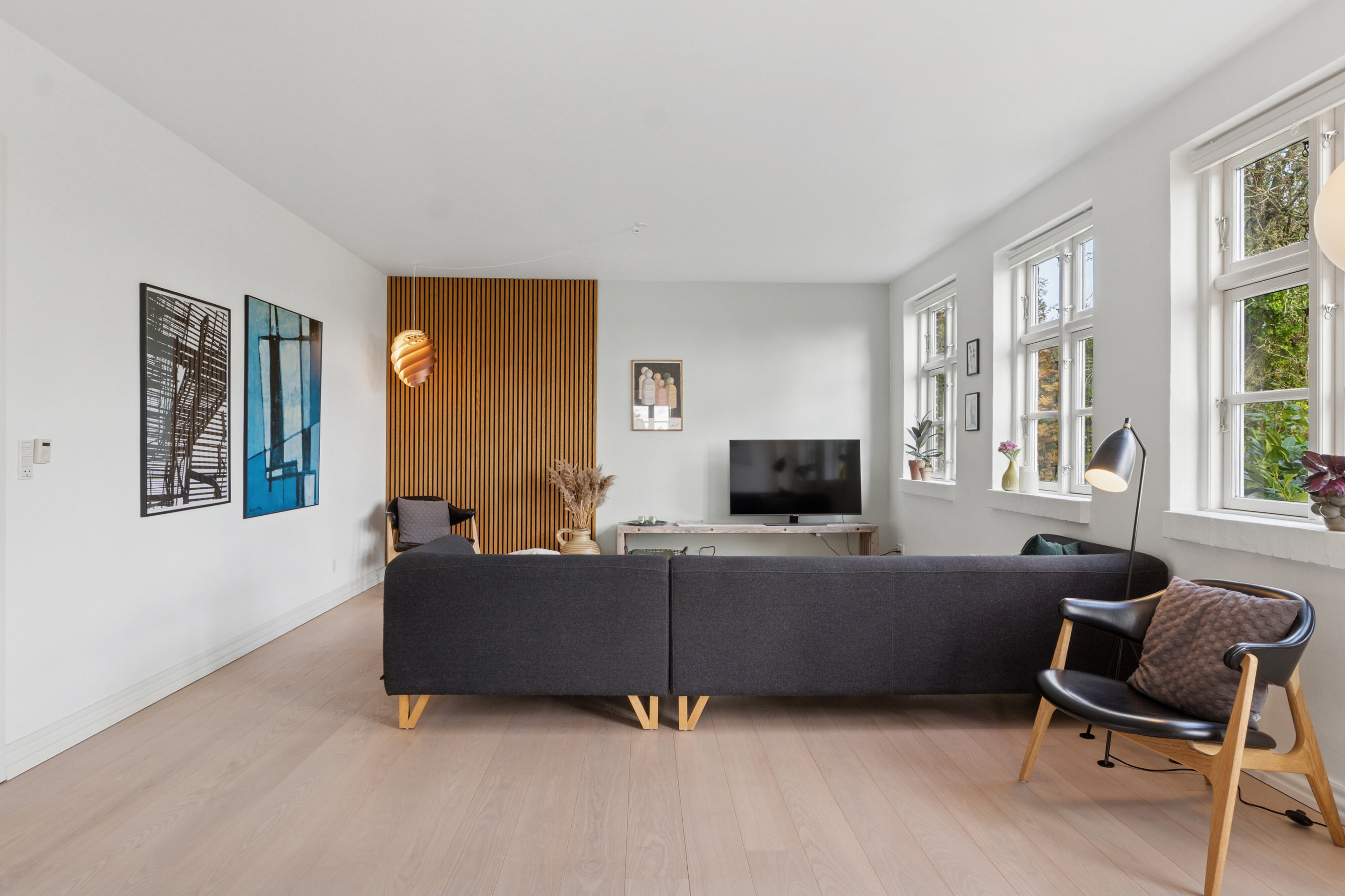 Fremhævet stue billede i fuldskærmstilstand. Billede af Tårup Vestergyde 95, Tårup, 5370 Mesinge