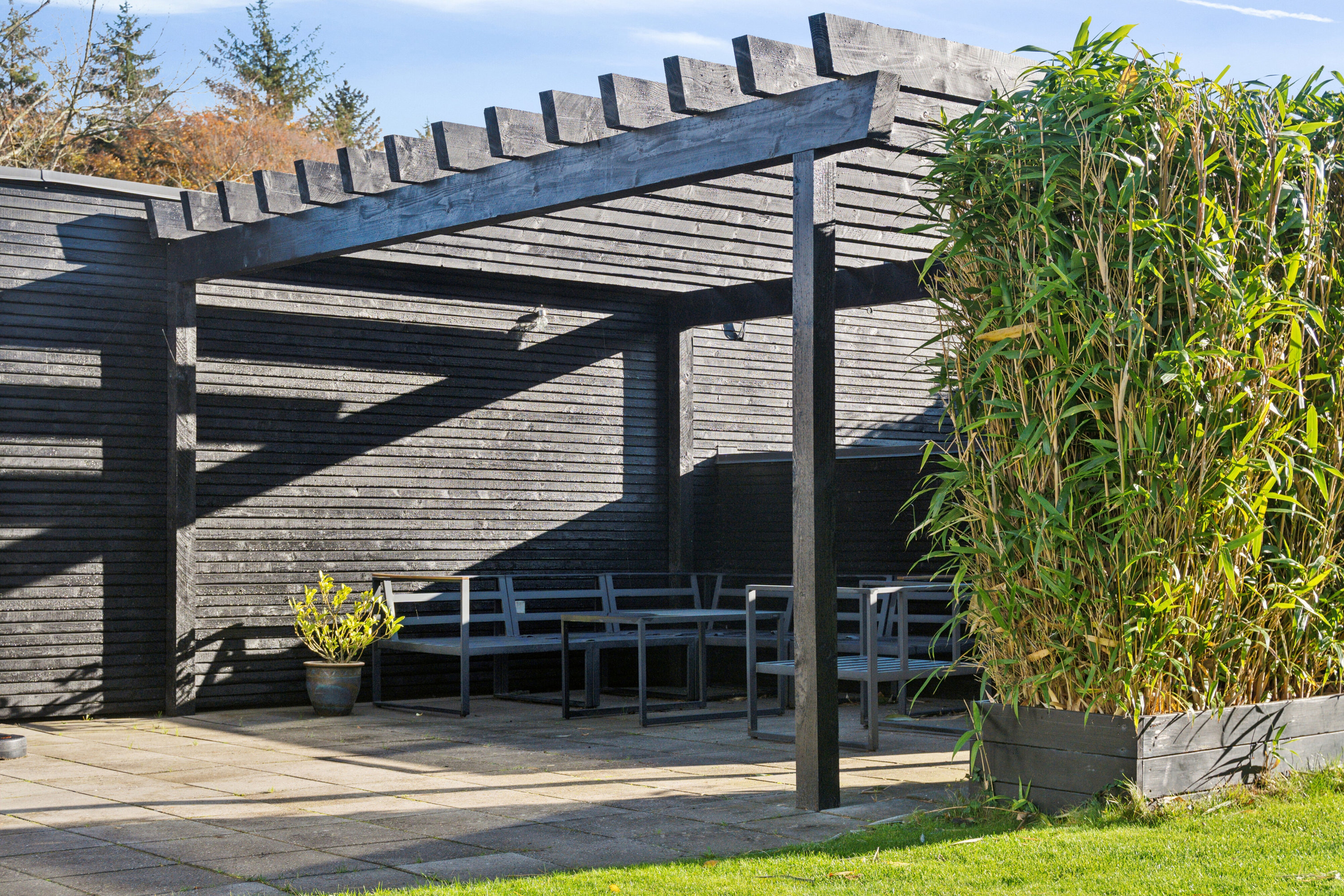 Fremhævet terrasse billede i fuldskærmstilstand. Billede af Elmehøjvej 21A, Skåde, 8270 Højbjerg